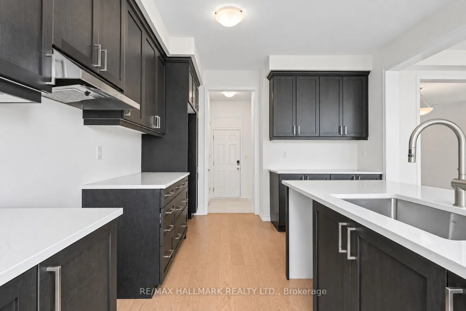 84 Gretzky Avenue