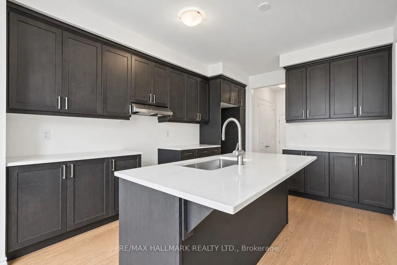84 Gretzky Avenue