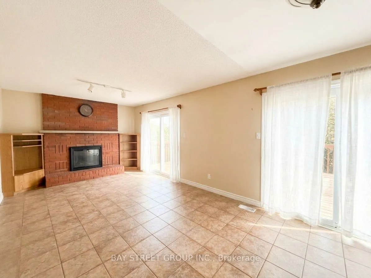 76 Mayfair Drive