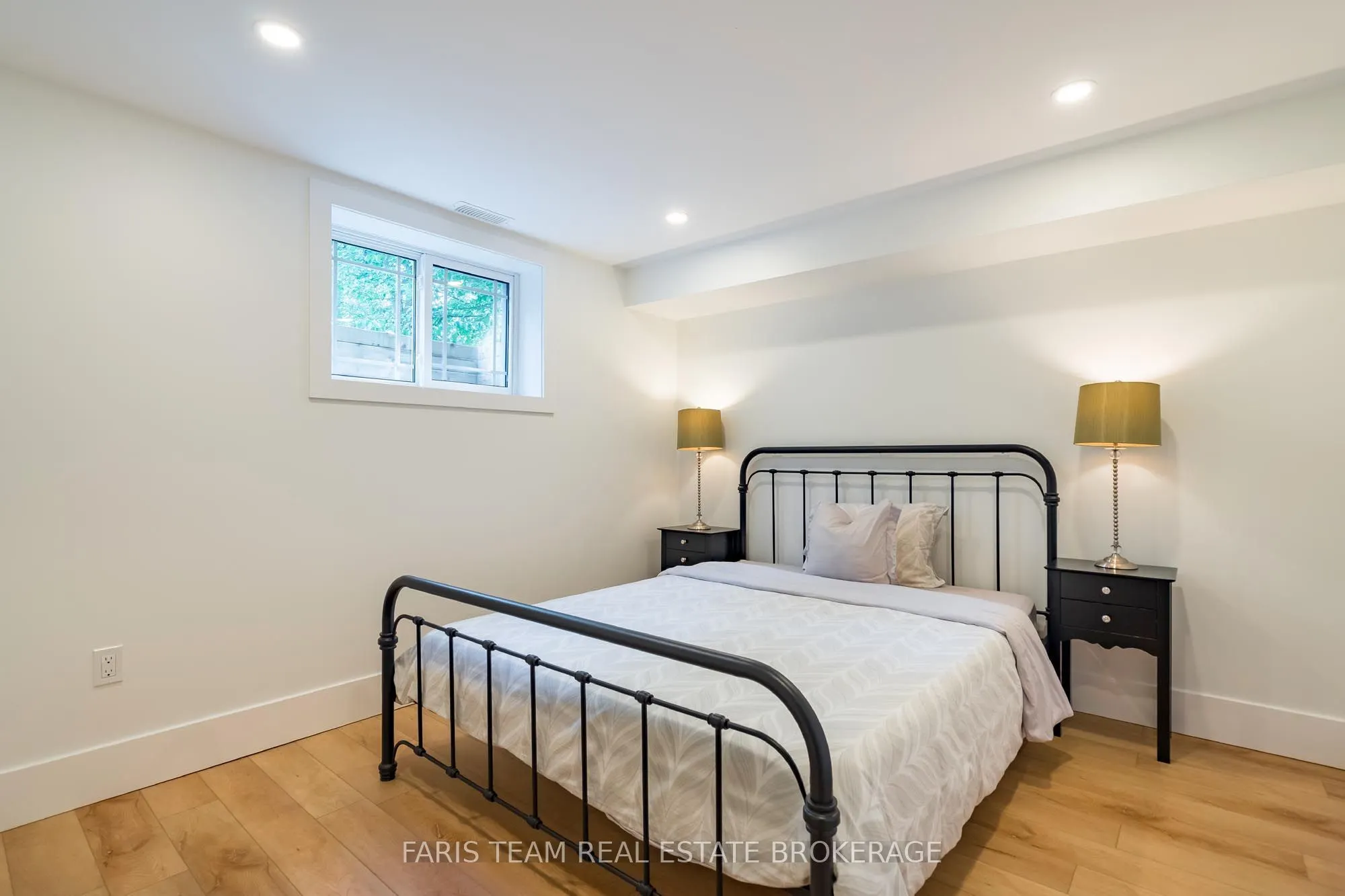 15 Stoney Road