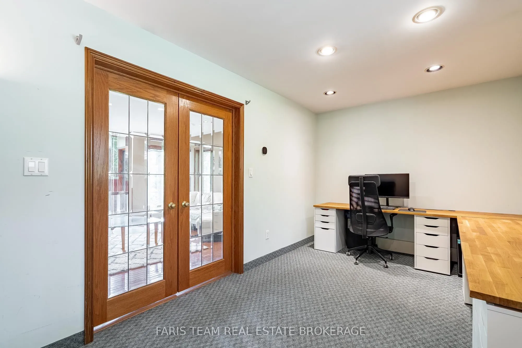 15 Scottdale Drive