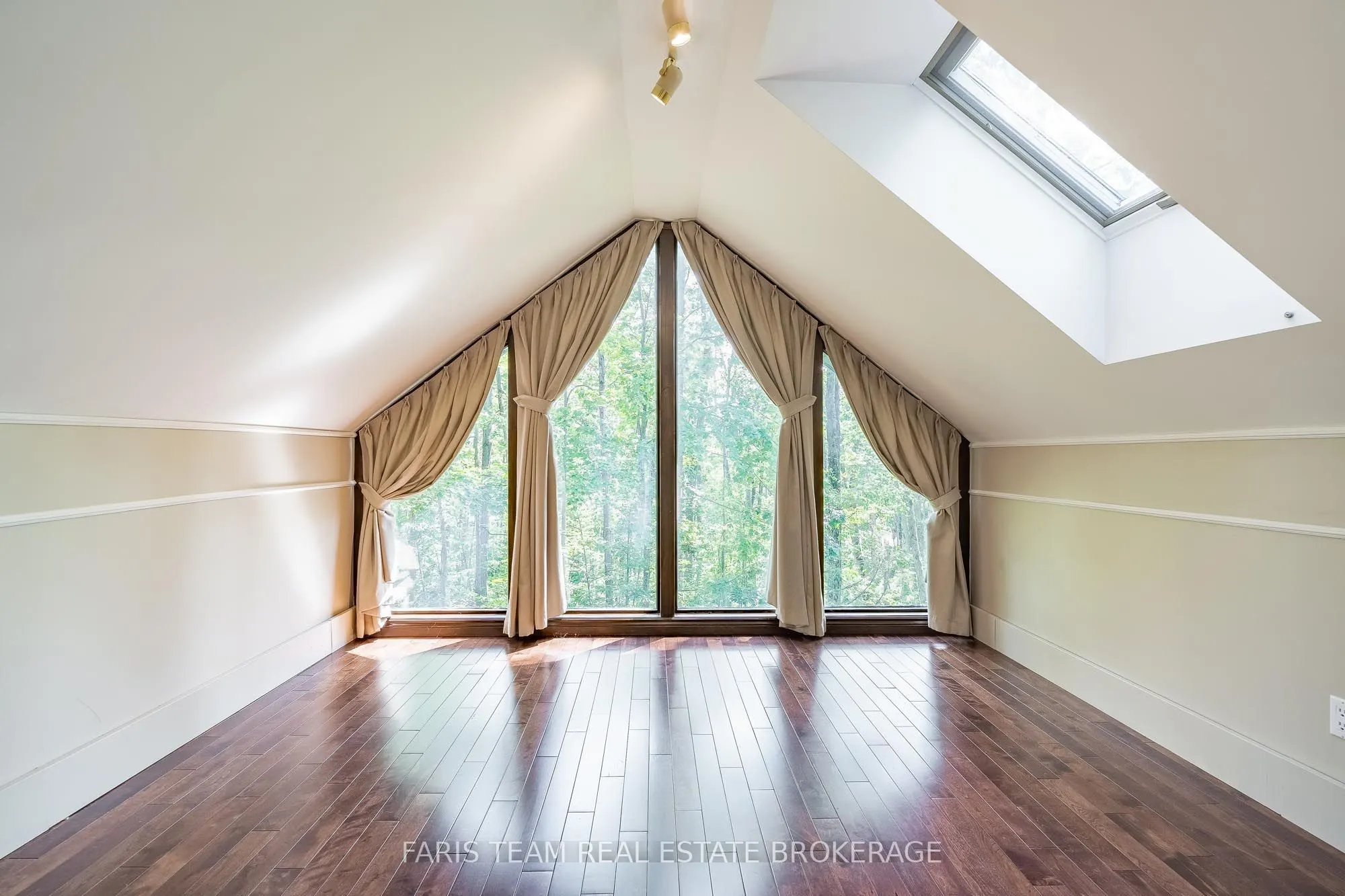 15 Scottdale Drive