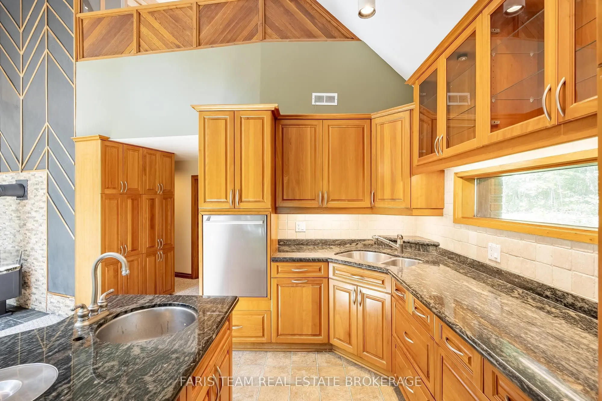 15 Scottdale Drive