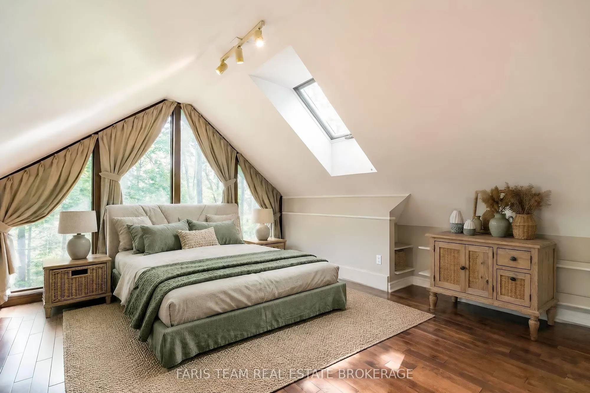15 Scottdale Drive
