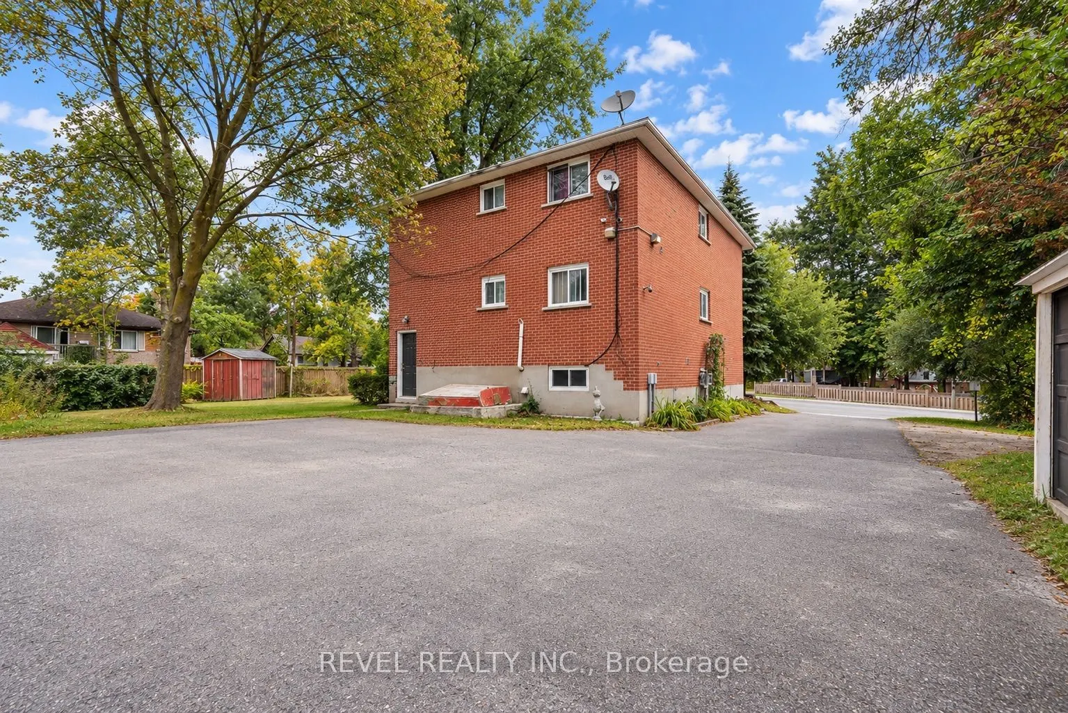 138 Innisfil Street