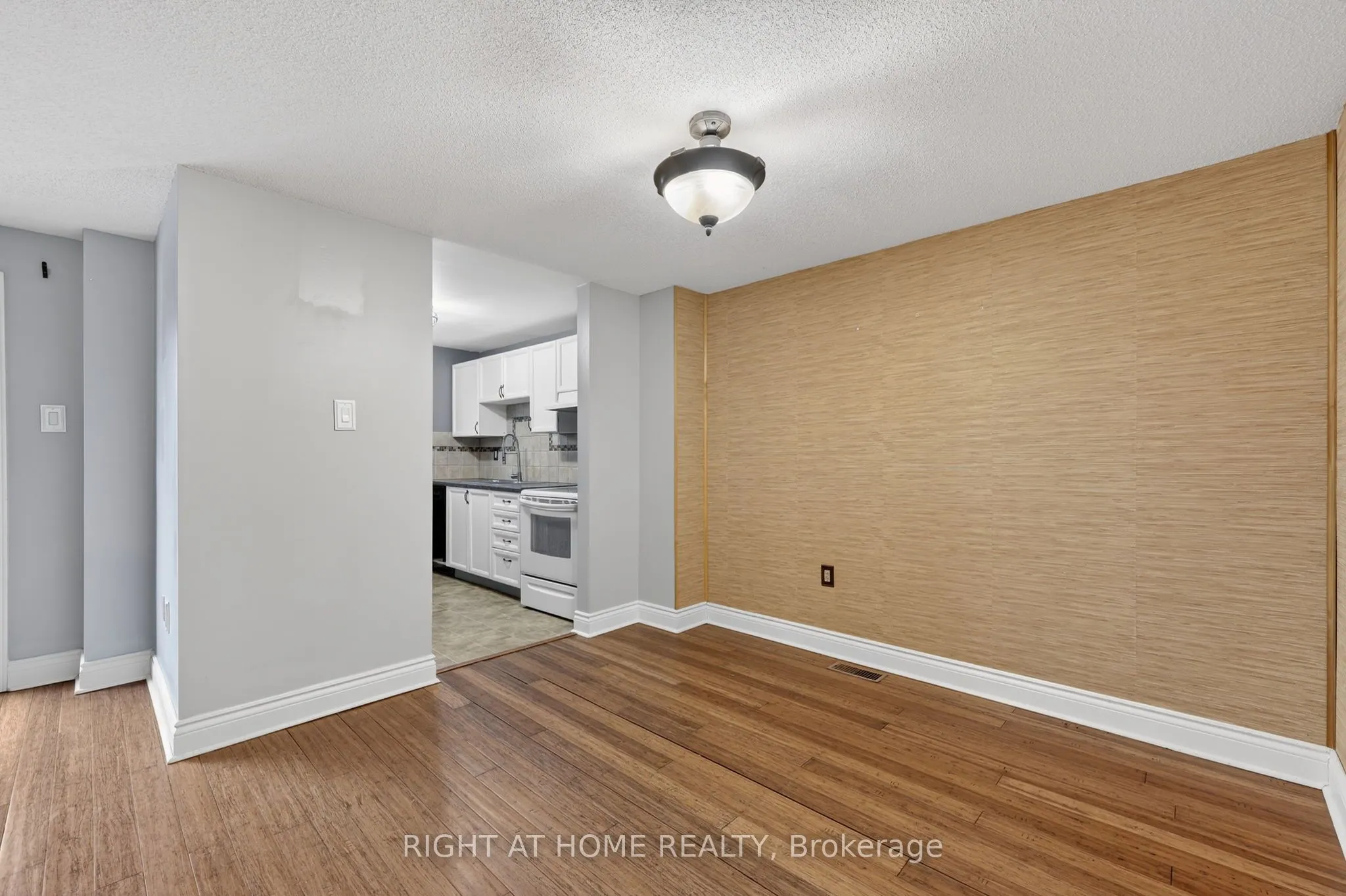 32 Sawmill Road #10