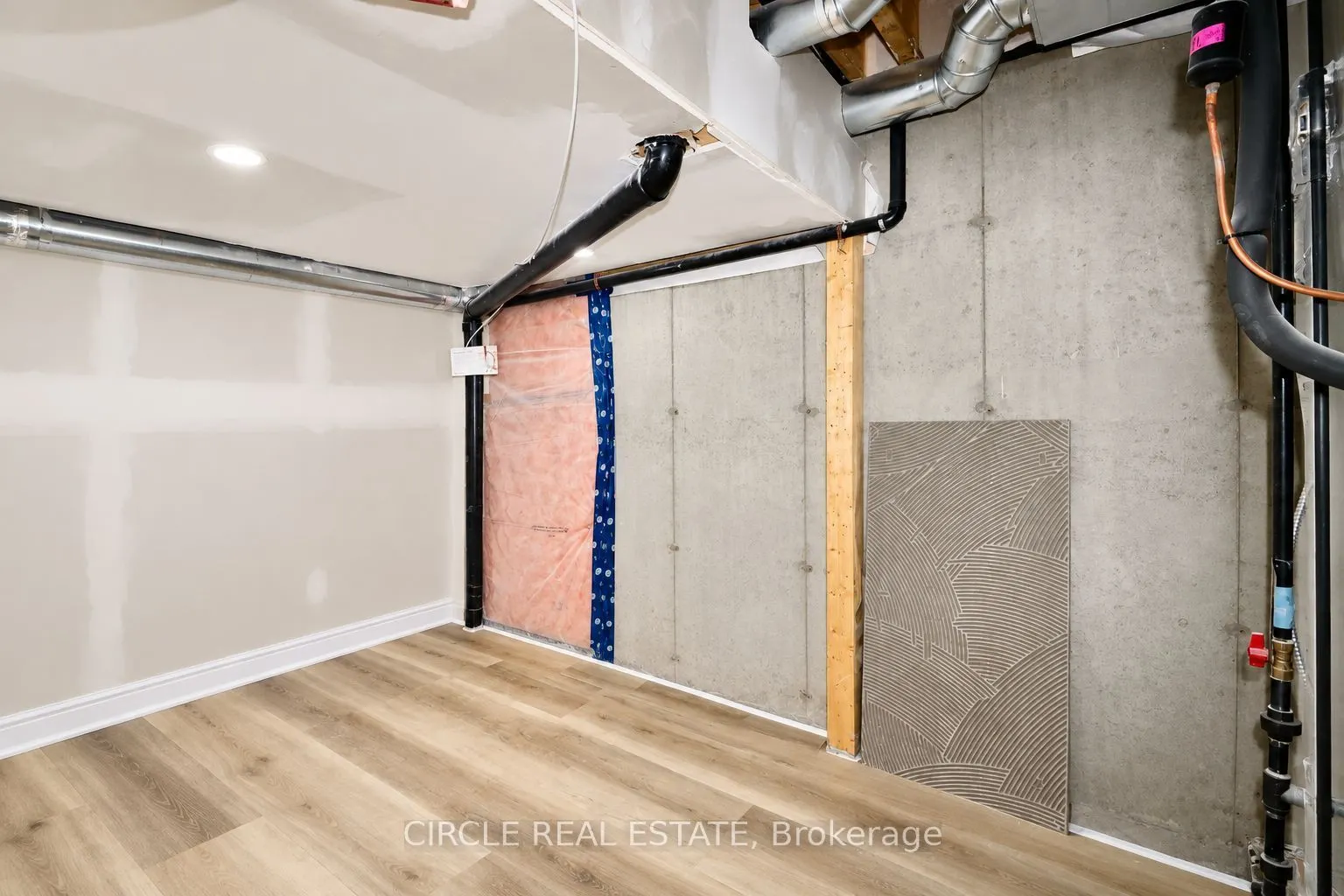 59 PHOENIX Boulevard #1