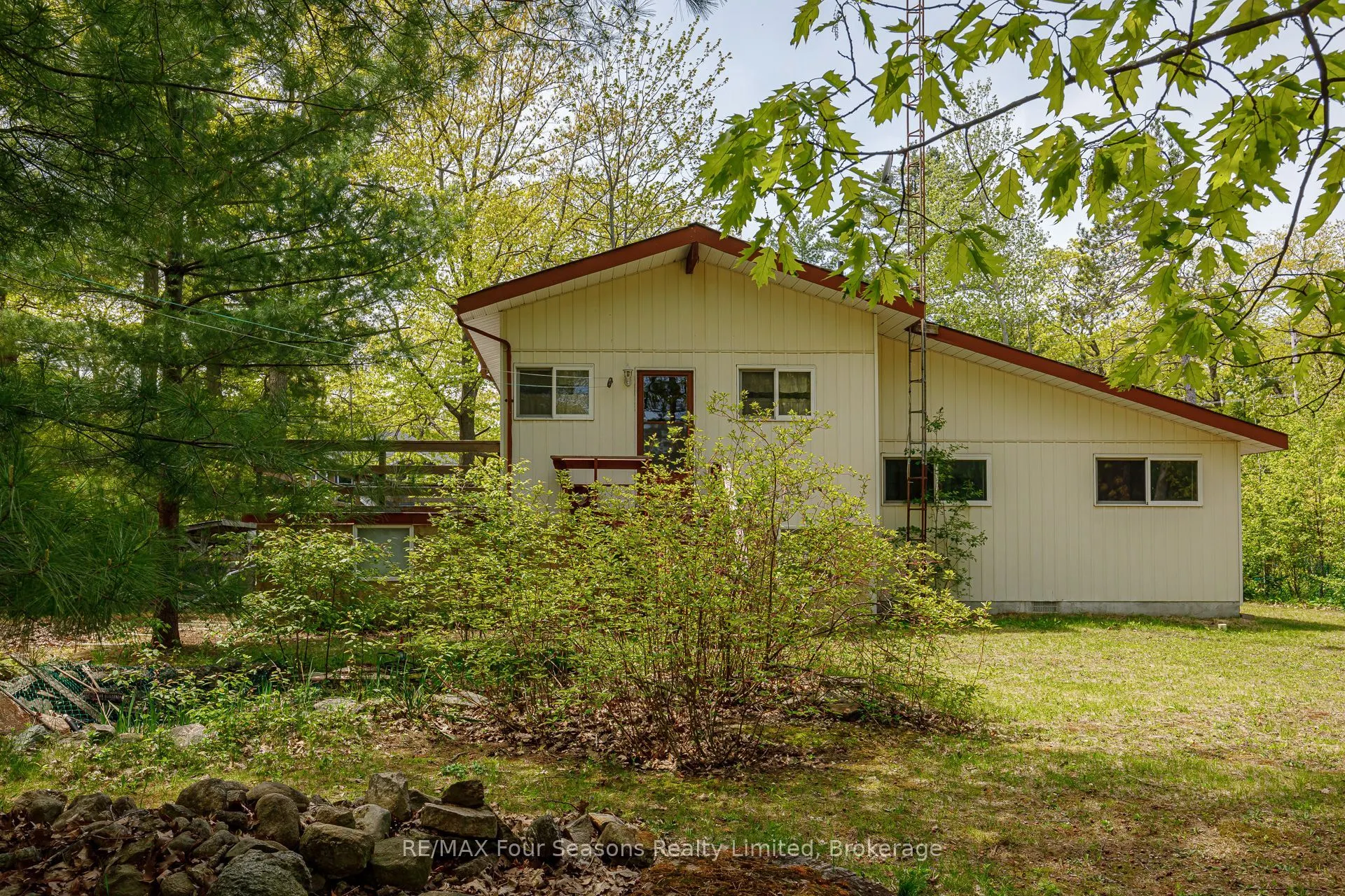 828 Oxbow Park Drive