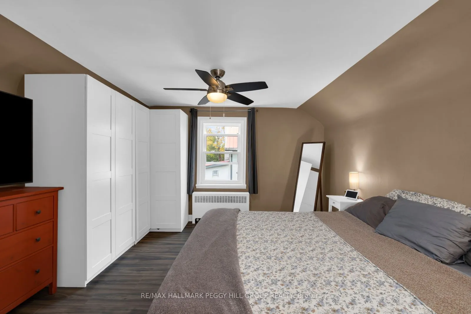 1556 Flos Rd 4 W