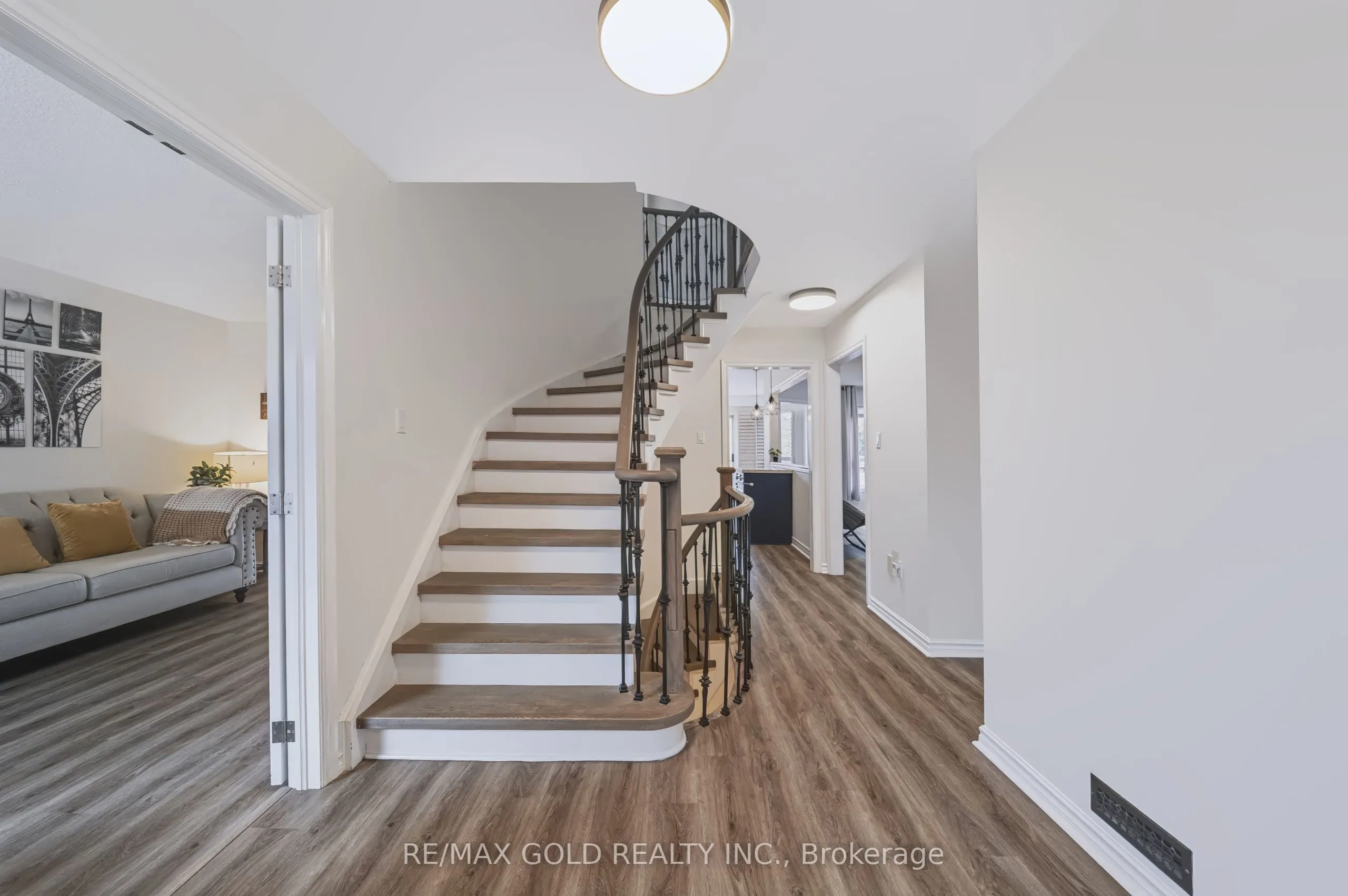 43 Golden Meadow Road