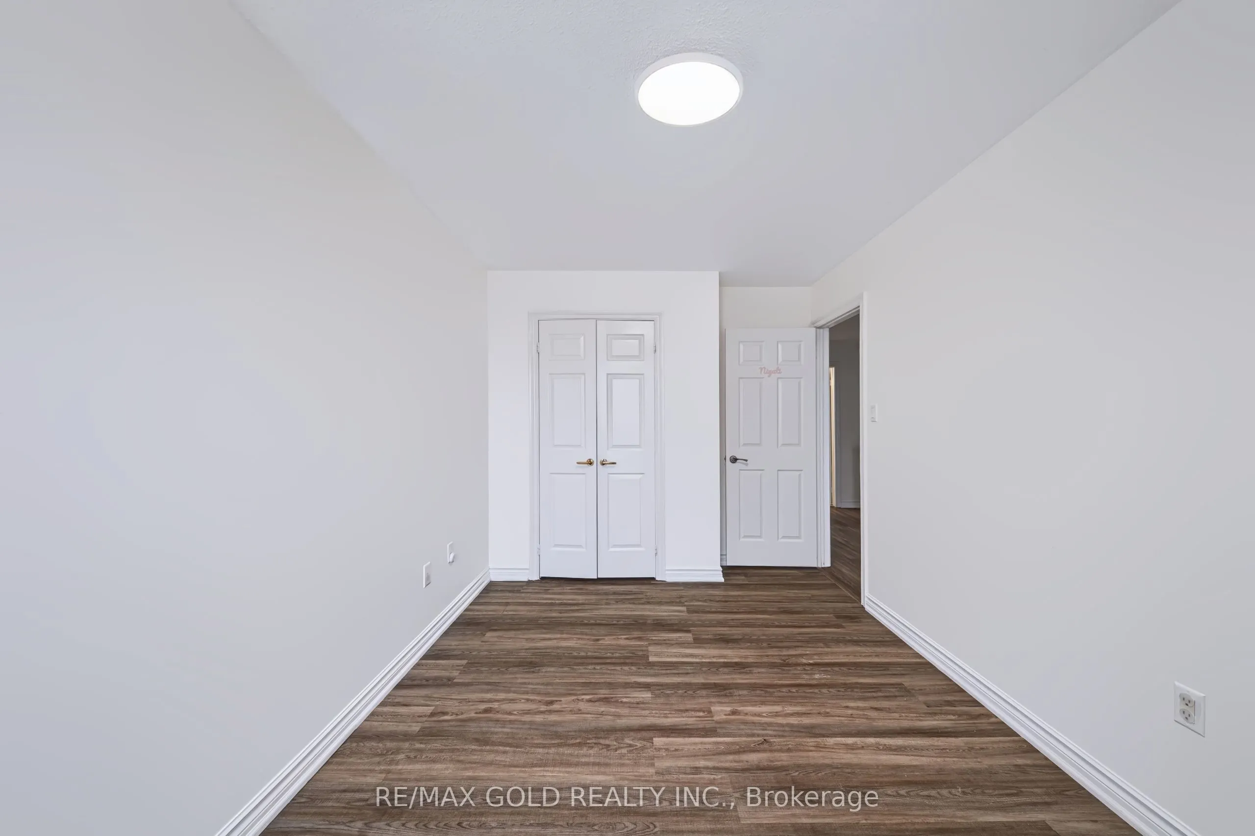 43 Golden Meadow Road