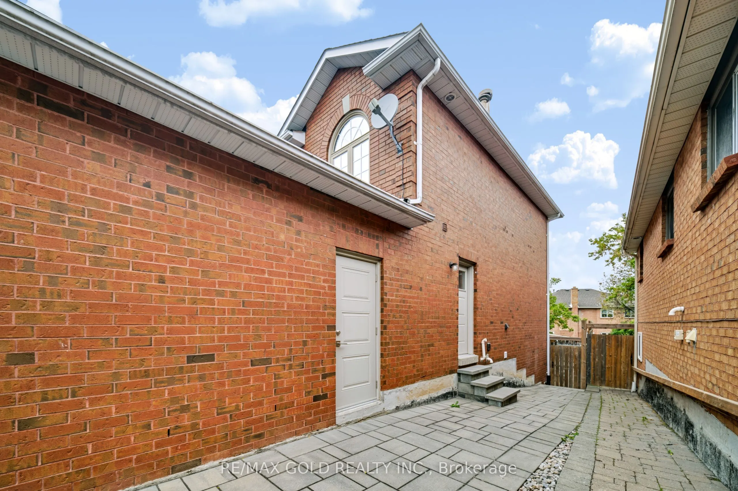 43 Golden Meadow Road