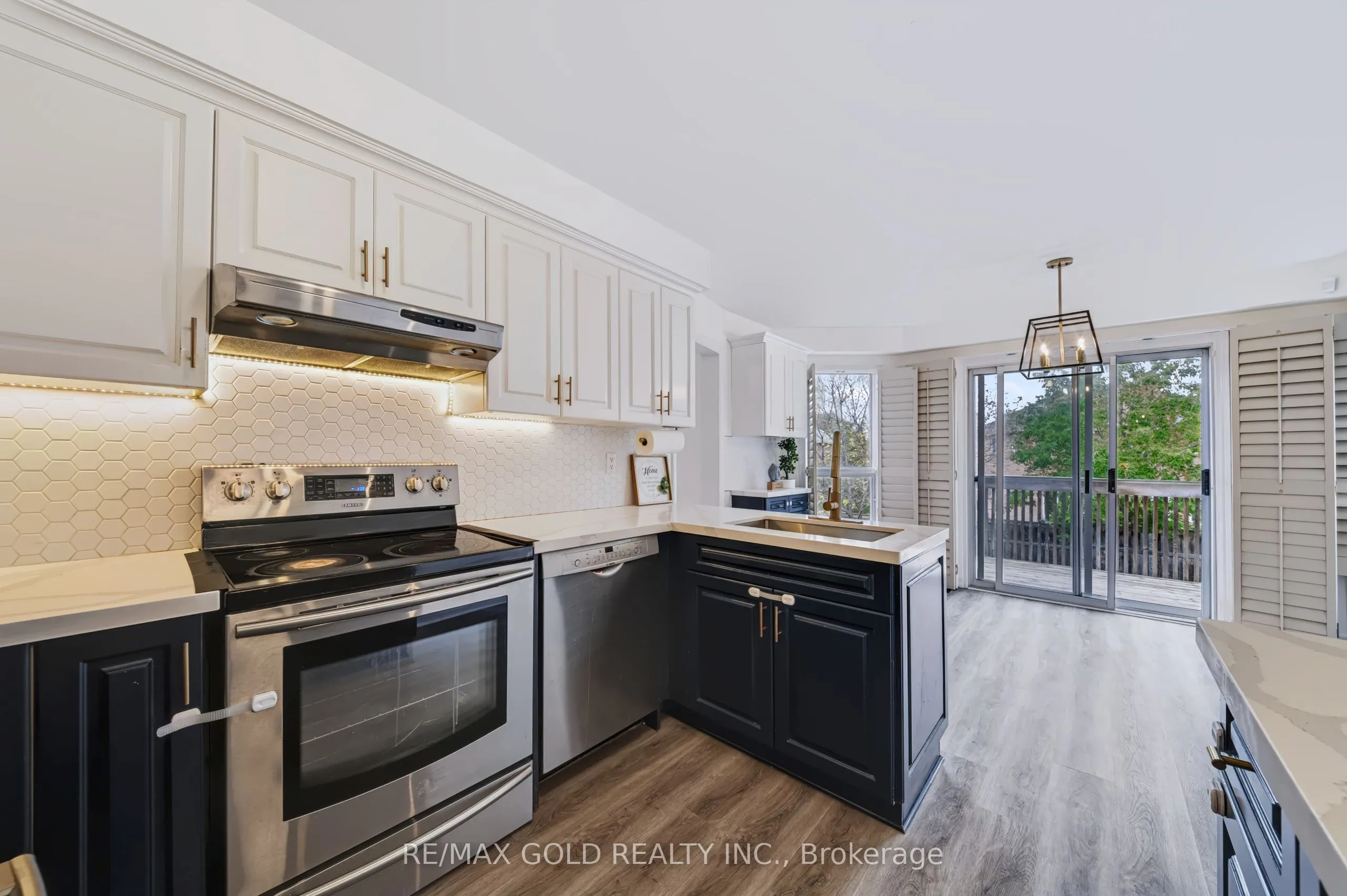 43 Golden Meadow Road