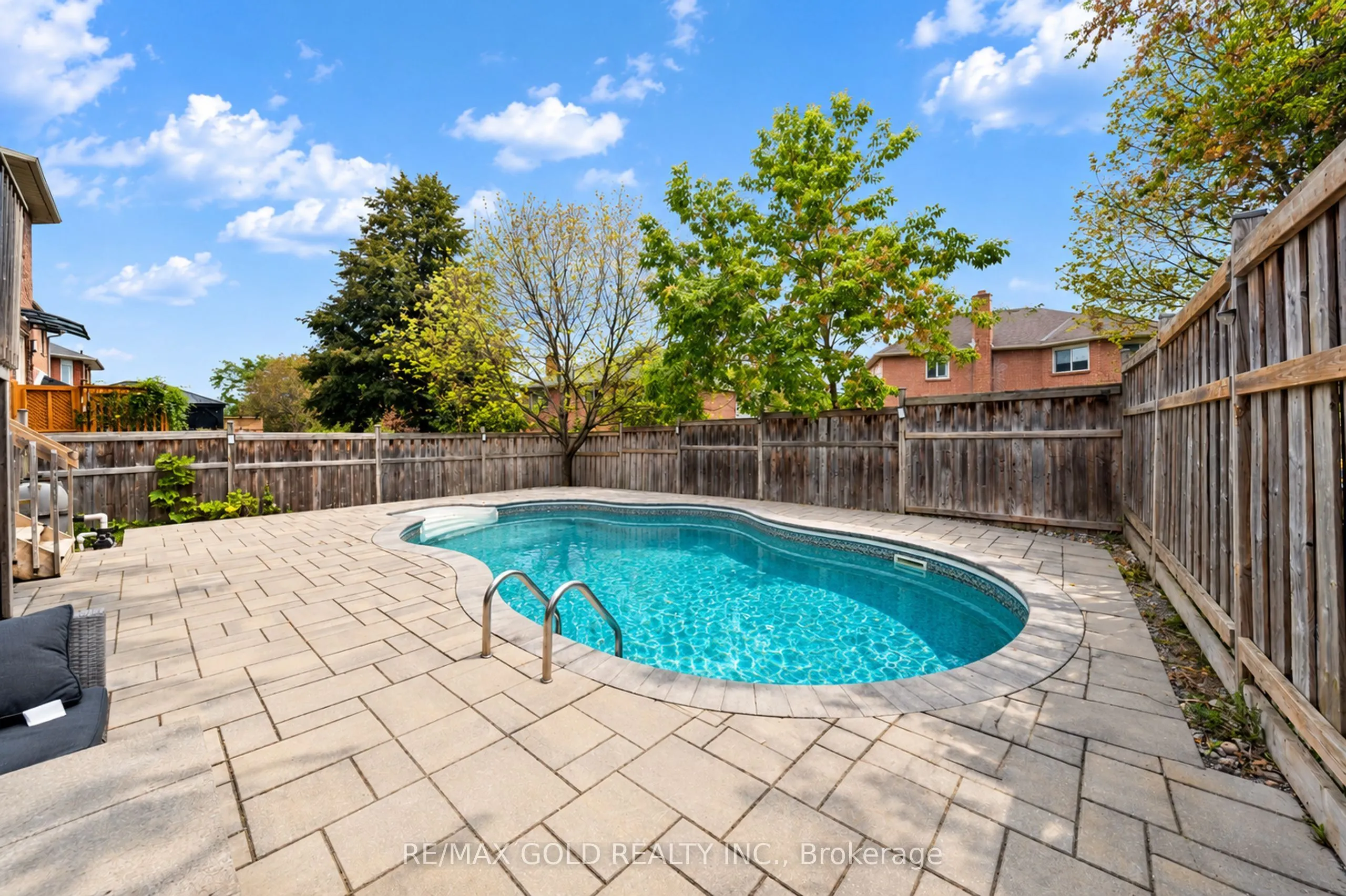 43 Golden Meadow Road