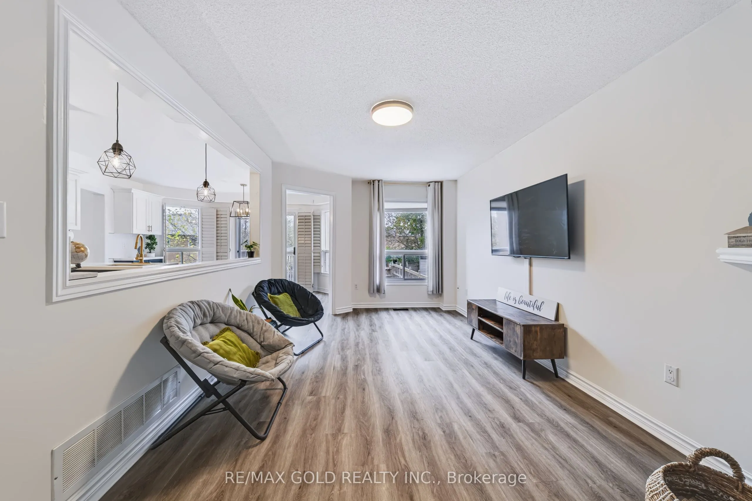 43 Golden Meadow Road