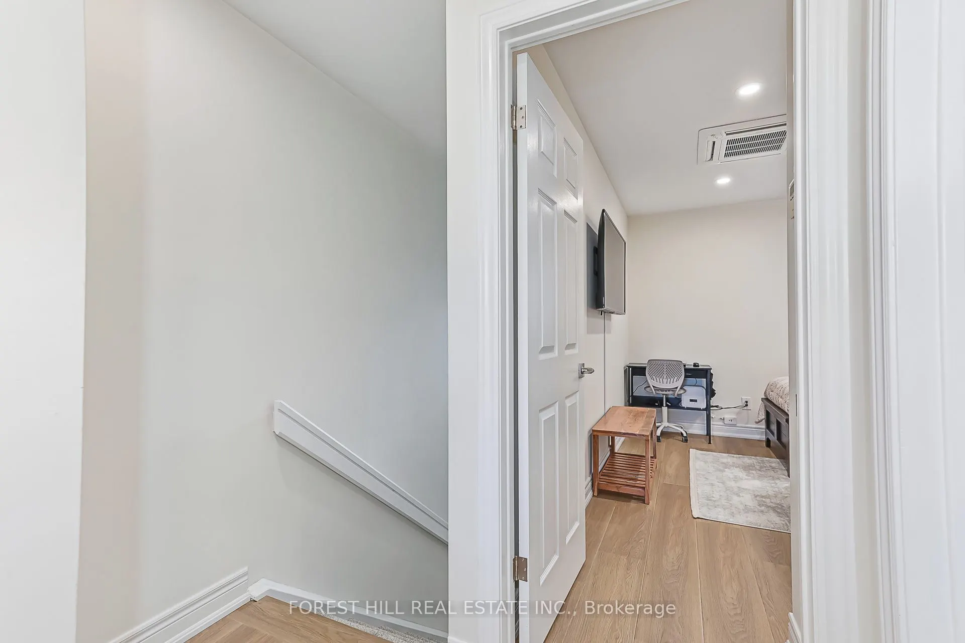 348 Mariners Way #20