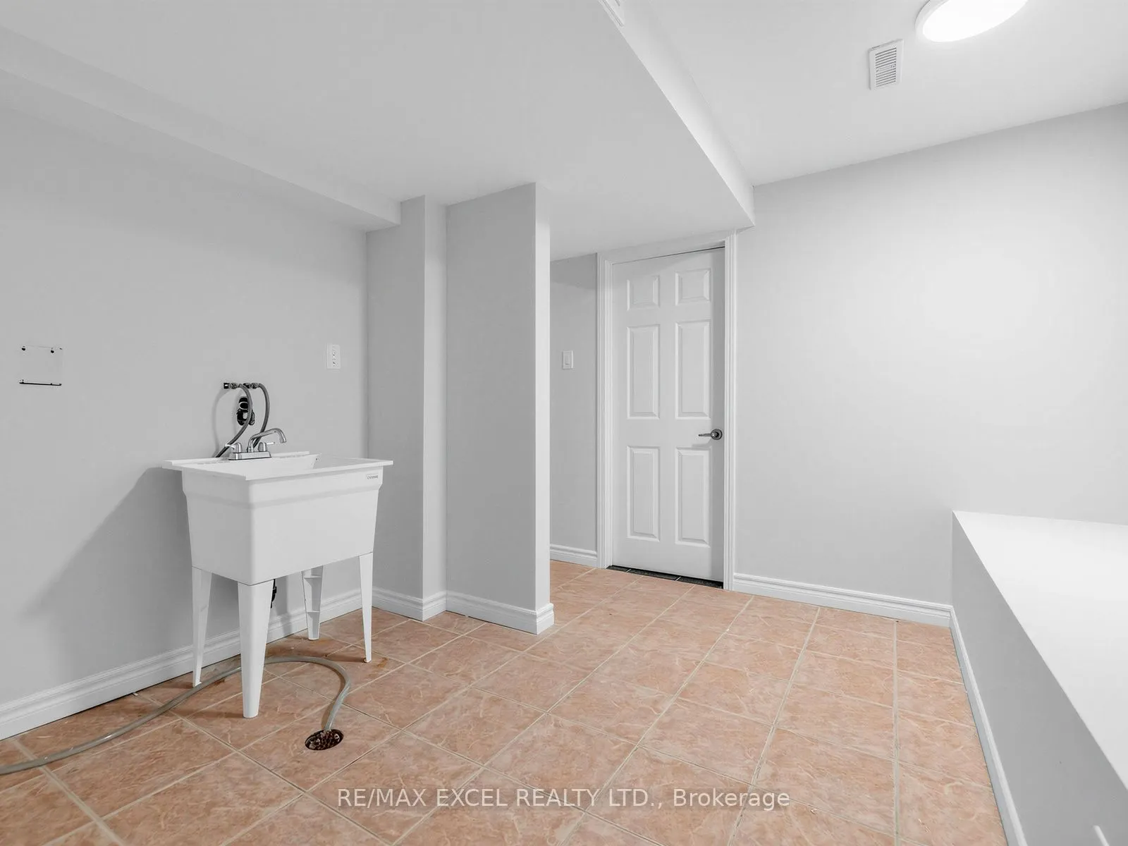 396 Cundles Road W