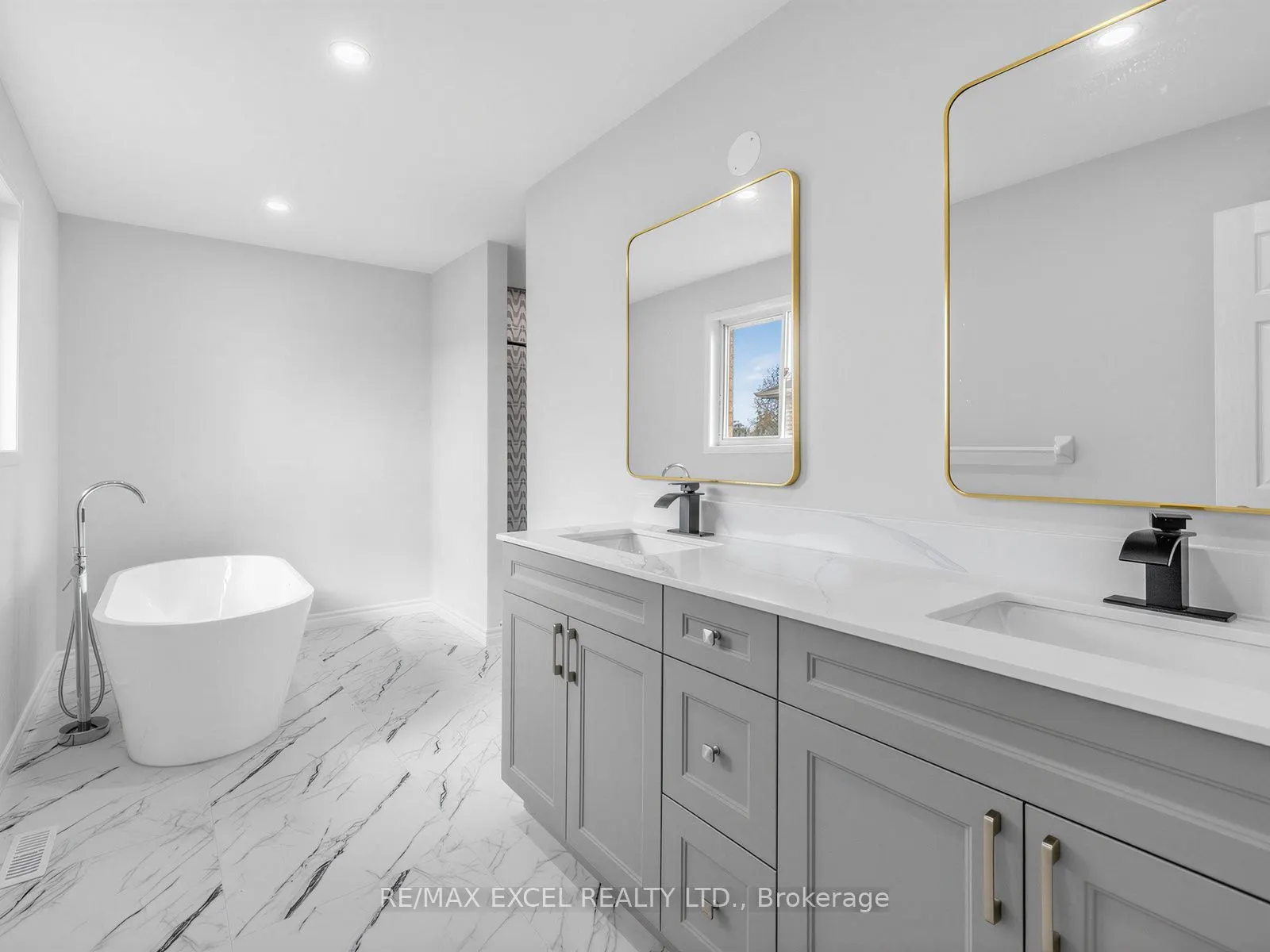 396 Cundles Road W