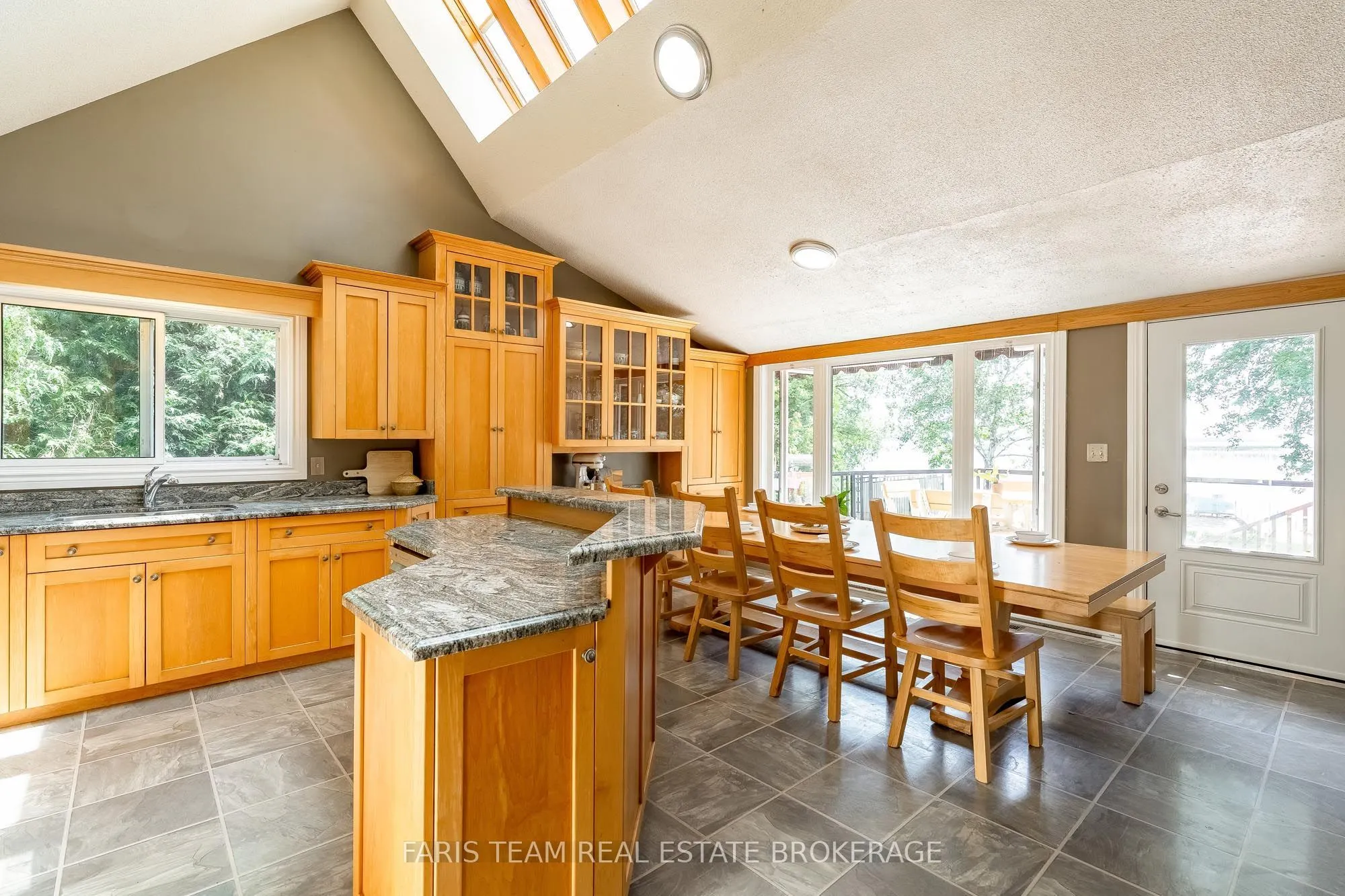 3299 Shoreview Drive