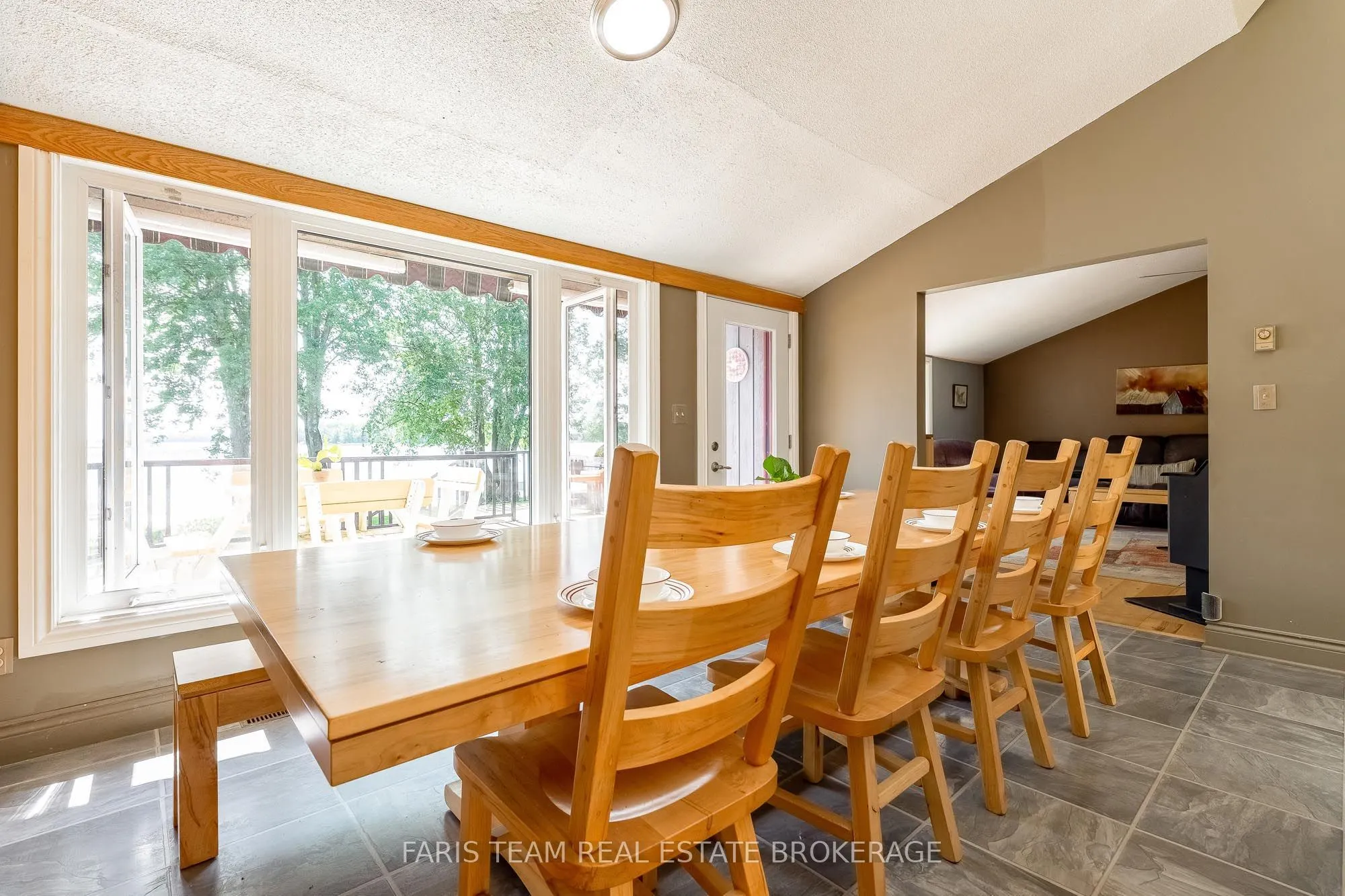 3299 Shoreview Drive