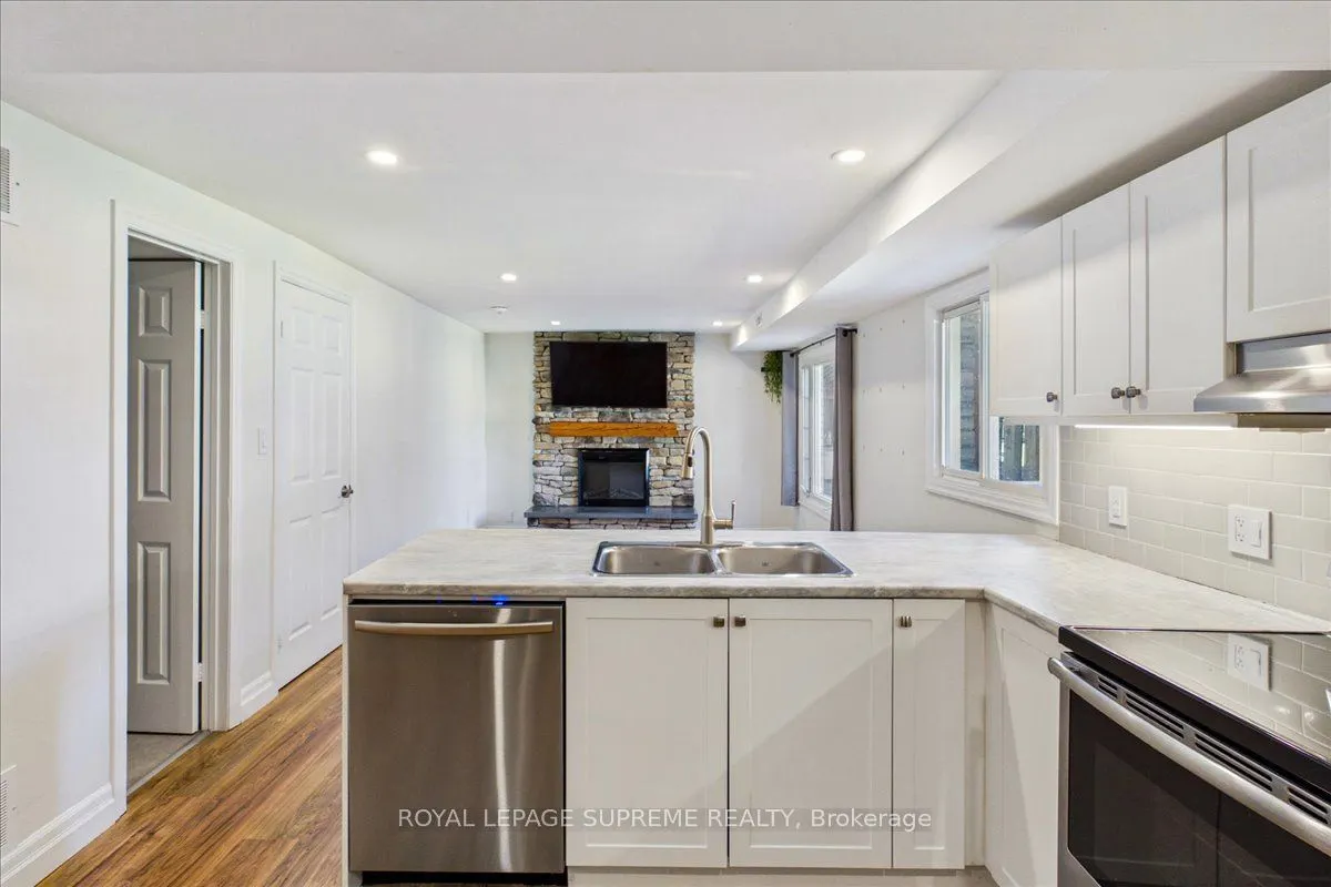 46 Ridgeway Avenue #Lower