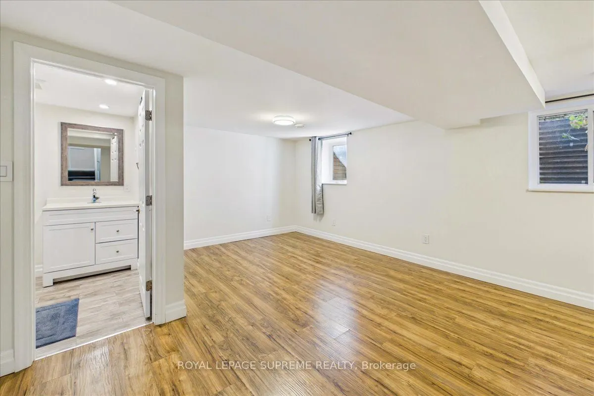 46 Ridgeway Avenue #Lower