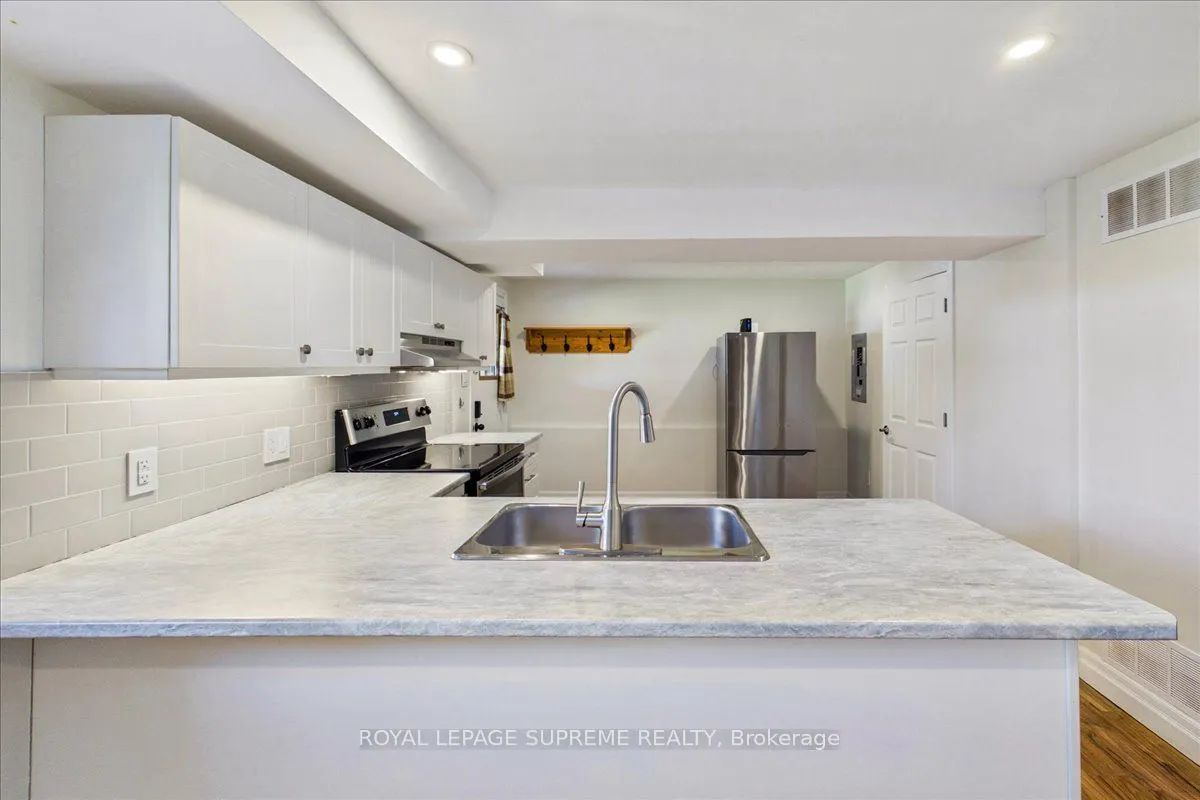 46 Ridgeway Avenue #Lower