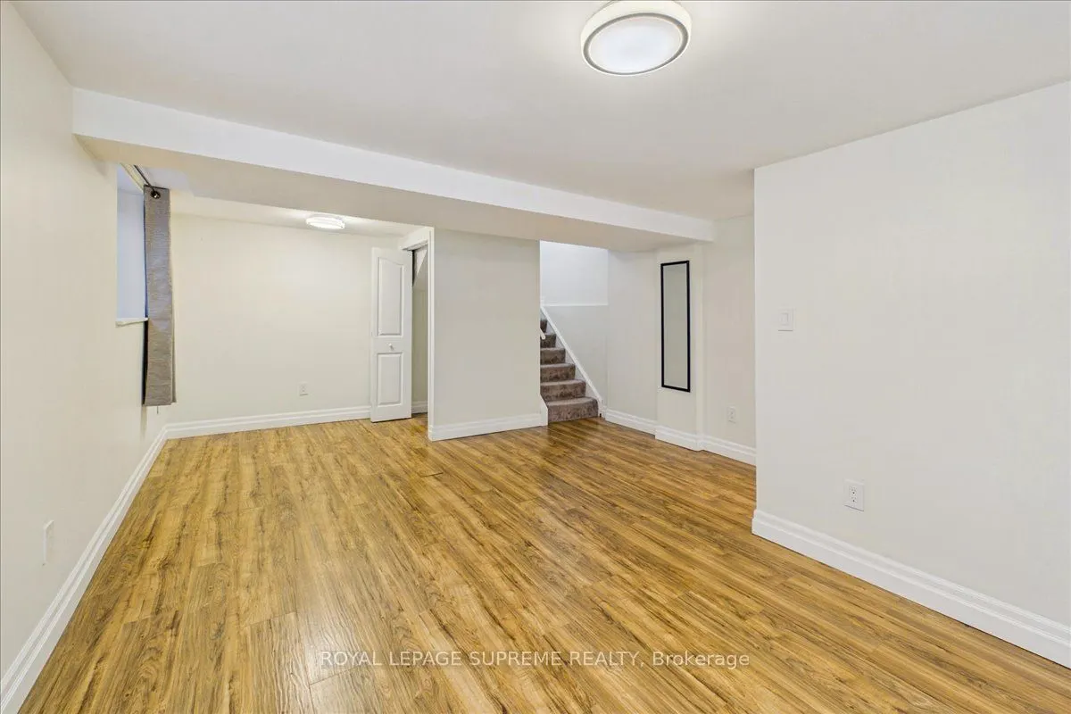 46 Ridgeway Avenue #Lower