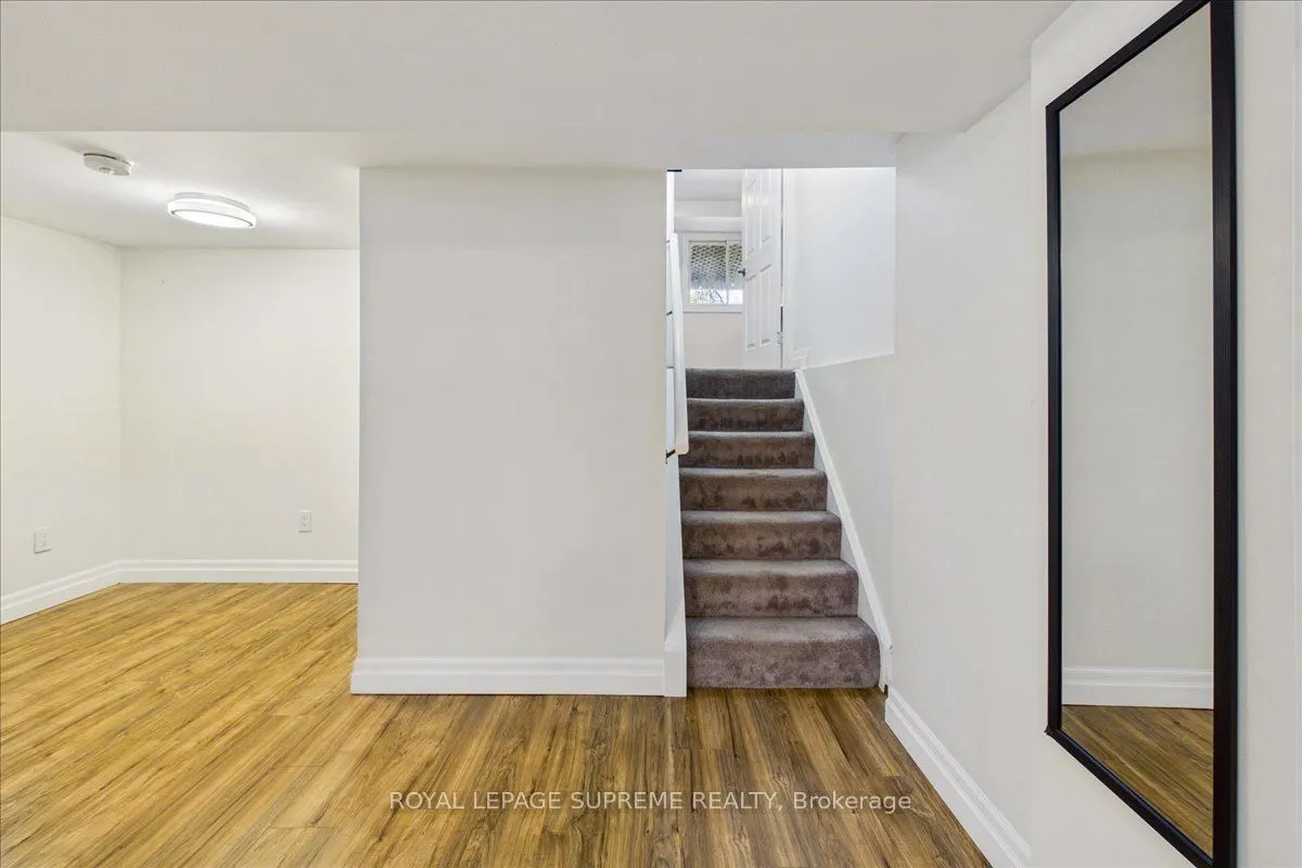 46 Ridgeway Avenue #Lower
