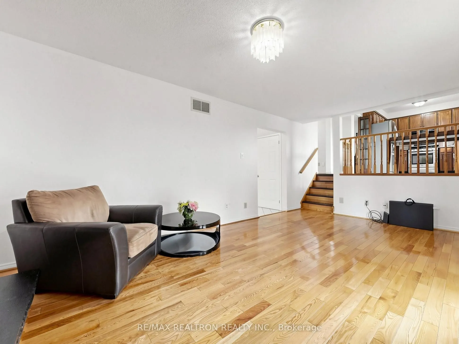 101 Chieftain Crescent