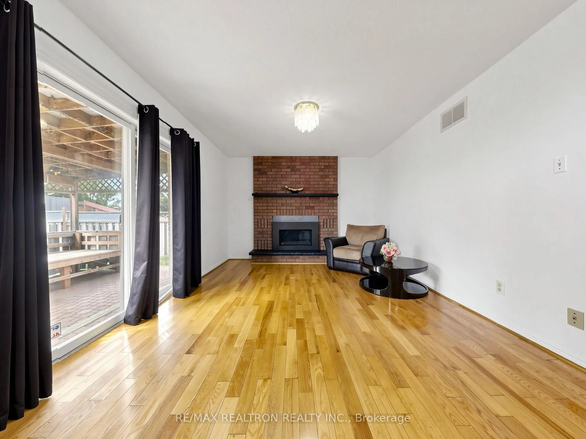 101 Chieftain Crescent