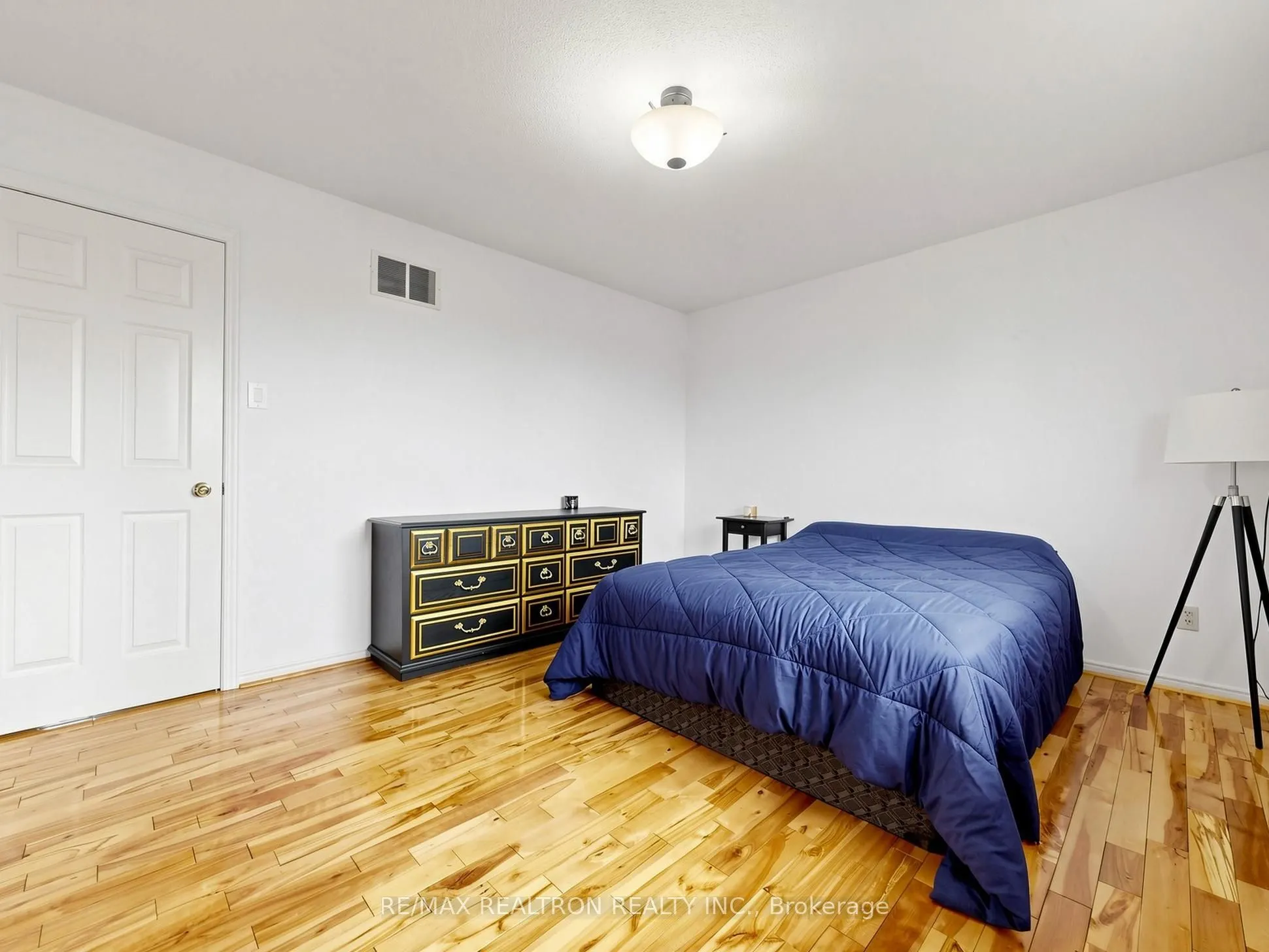 101 Chieftain Crescent