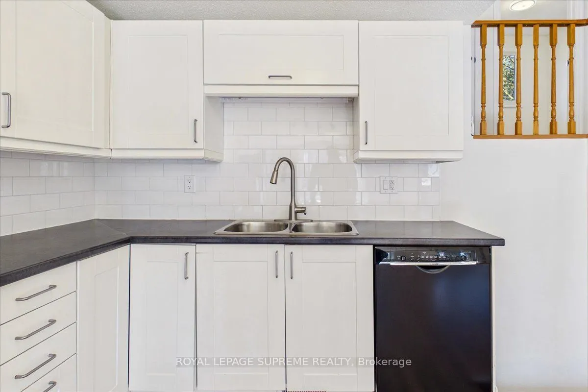 46 Ridgeway Avenue #Upper