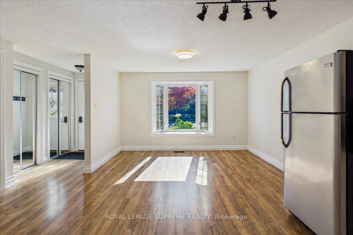 46 Ridgeway Avenue #Upper