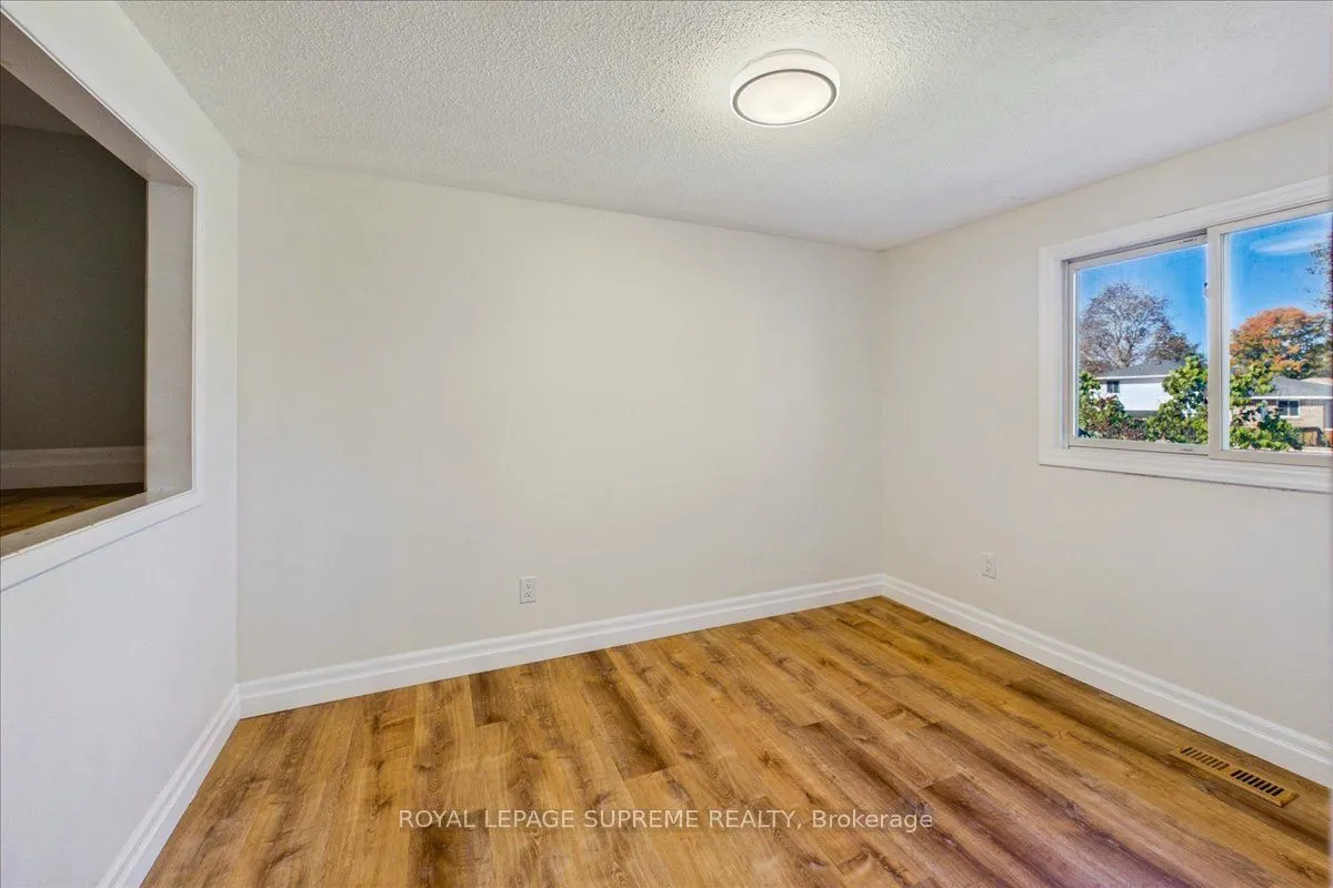 46 Ridgeway Avenue #Upper