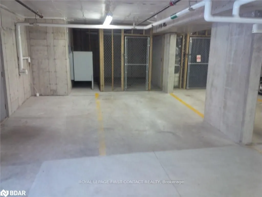 39 FERNDALE Drive S #410
