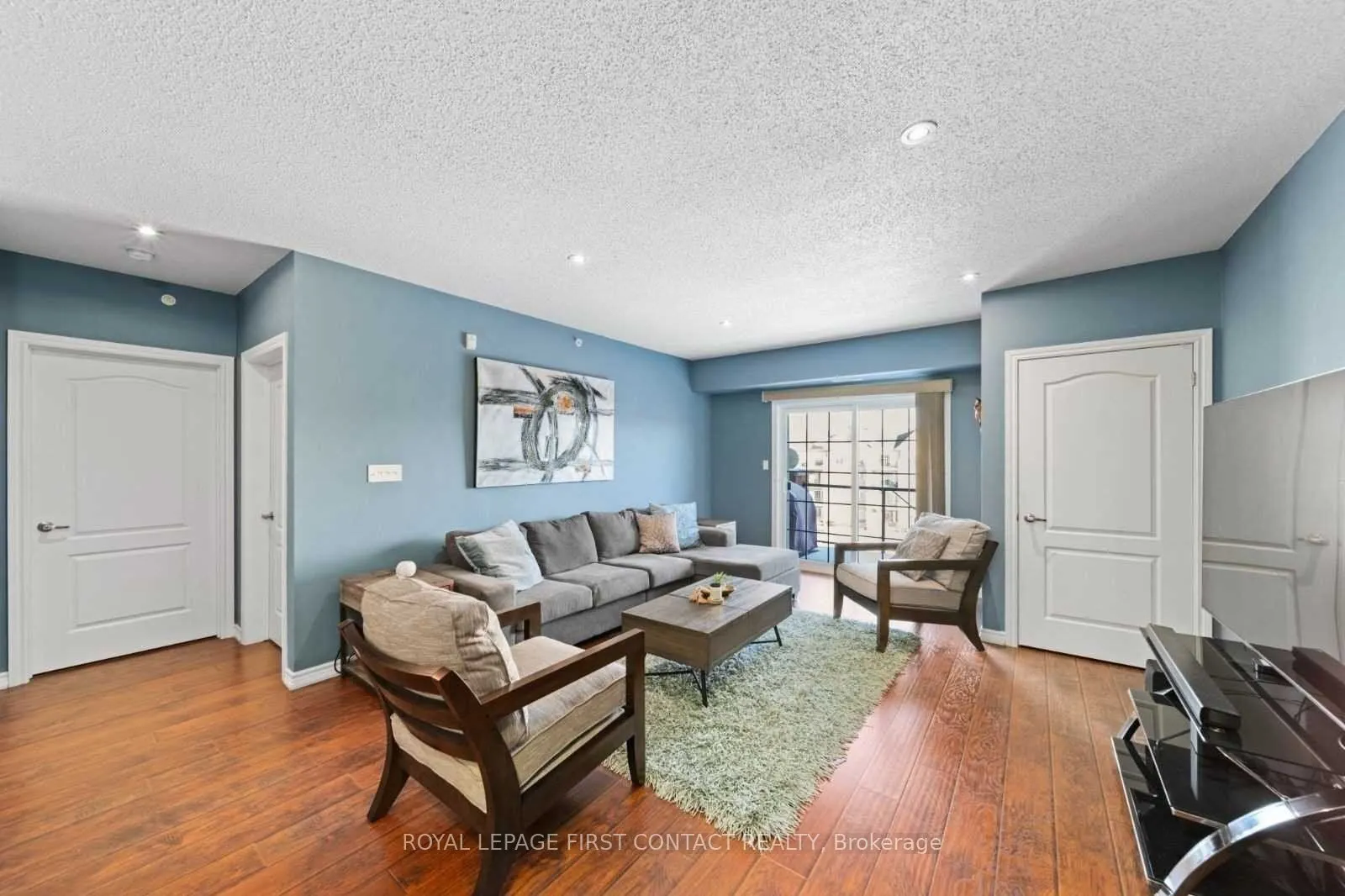 39 FERNDALE Drive S #410