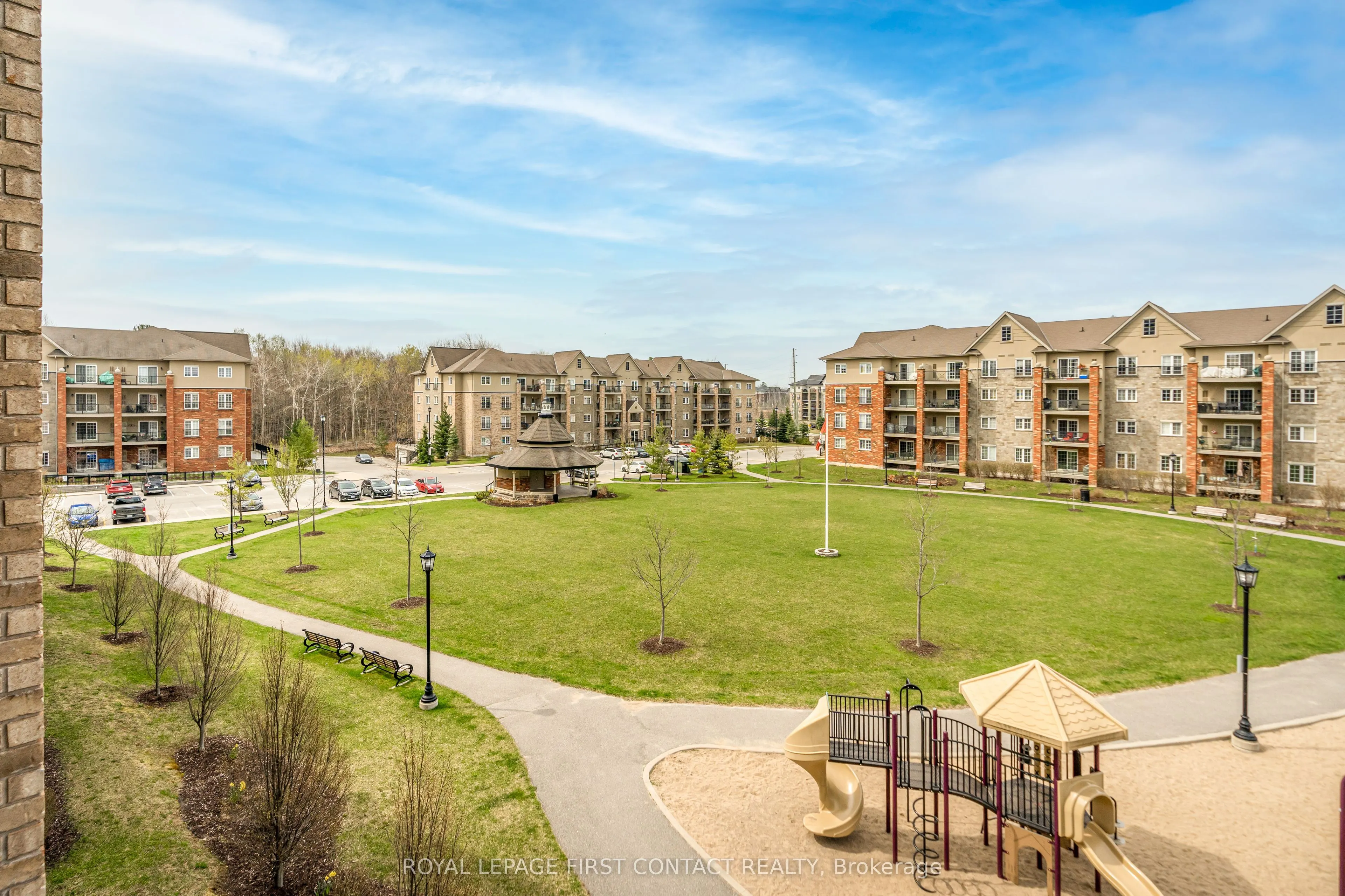 39 FERNDALE Drive S #410