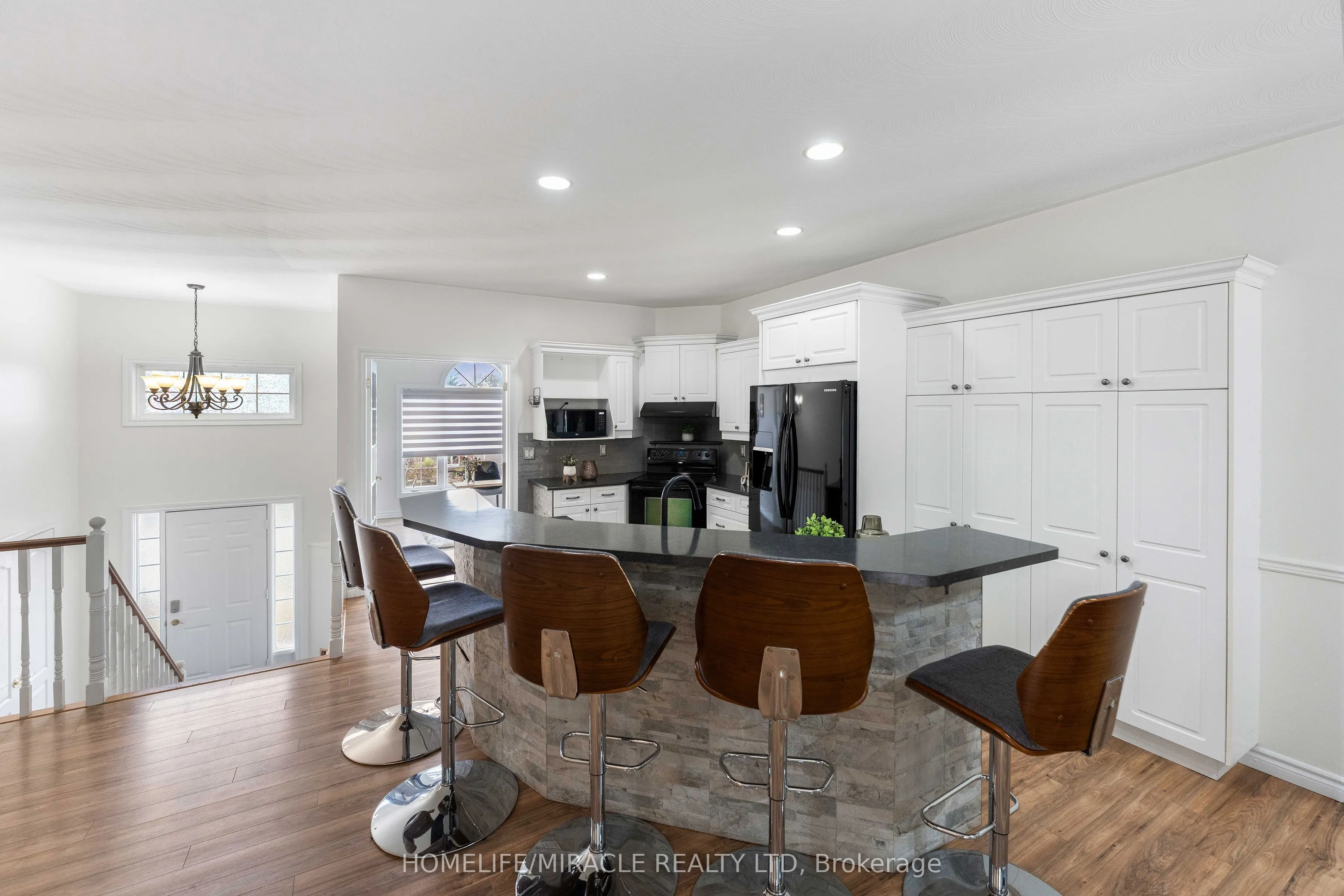 30 Dove Crescent