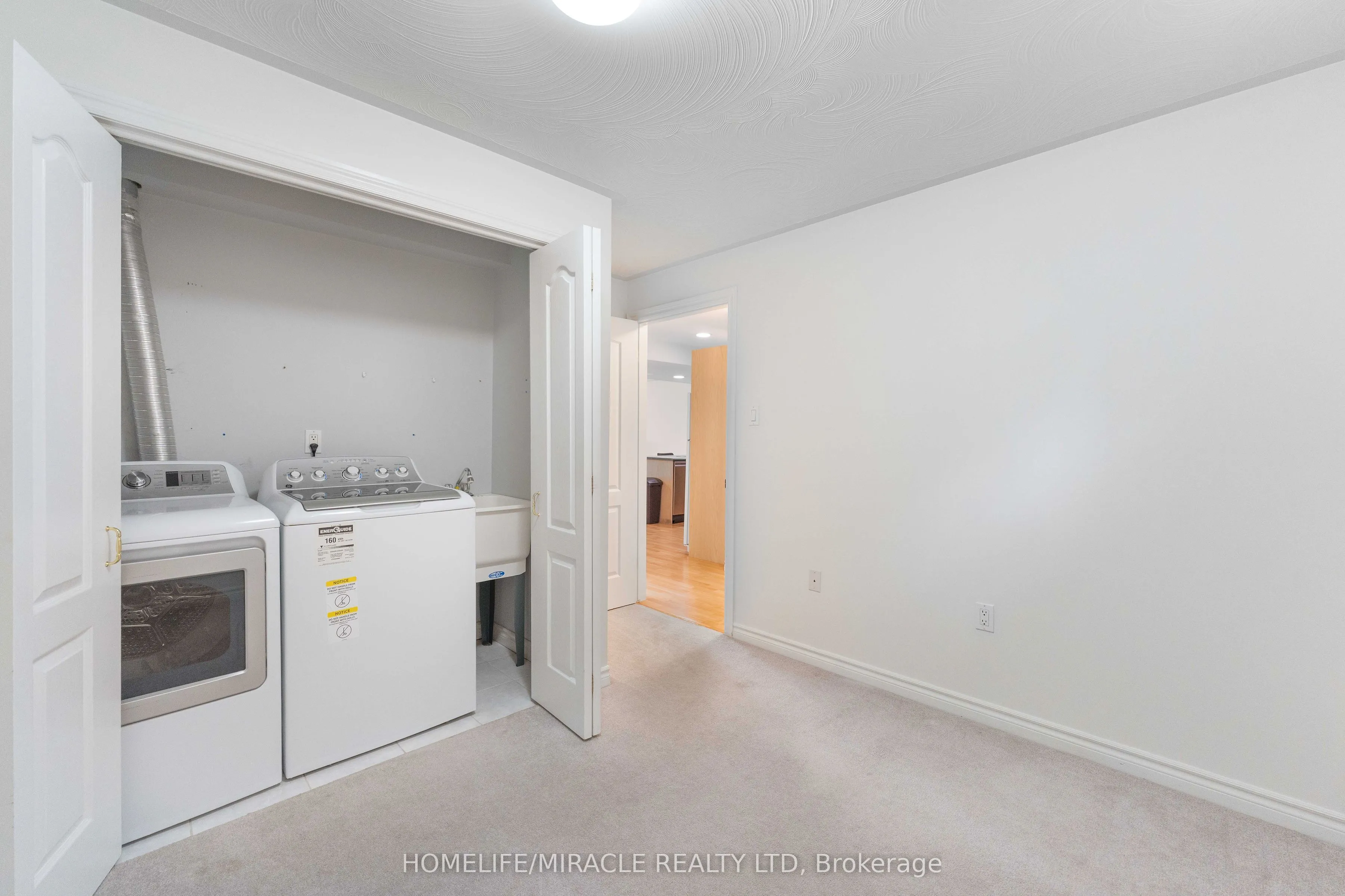 30 Dove Crescent