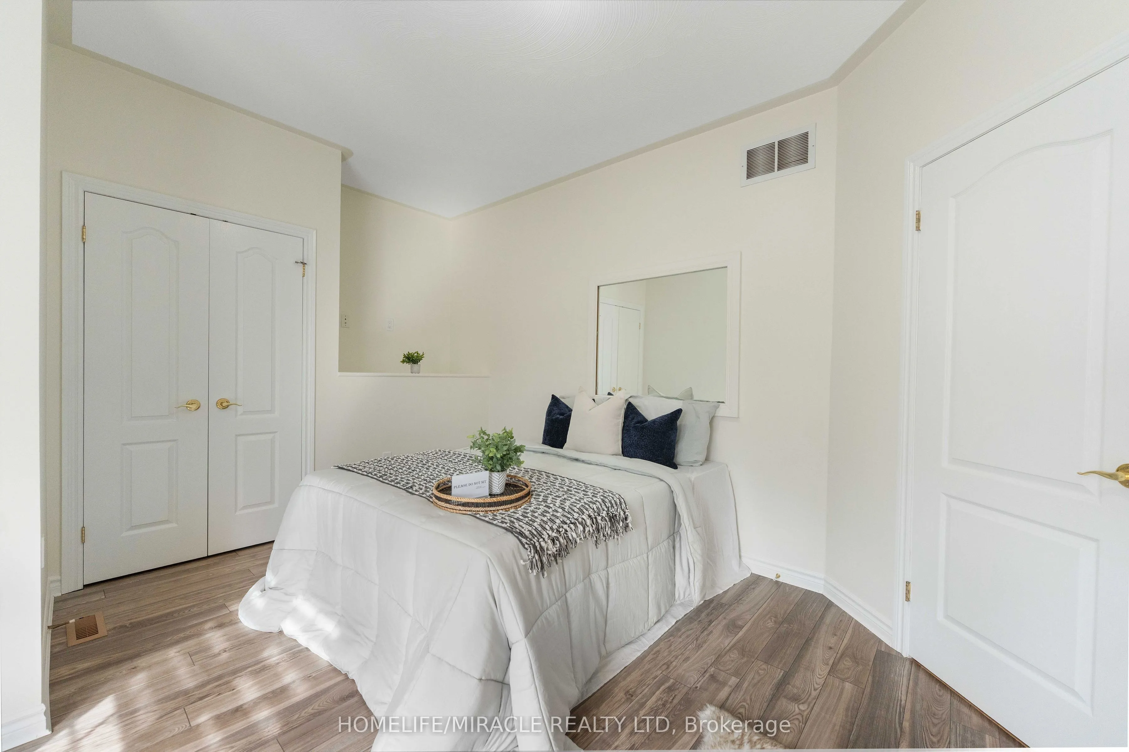 30 Dove Crescent