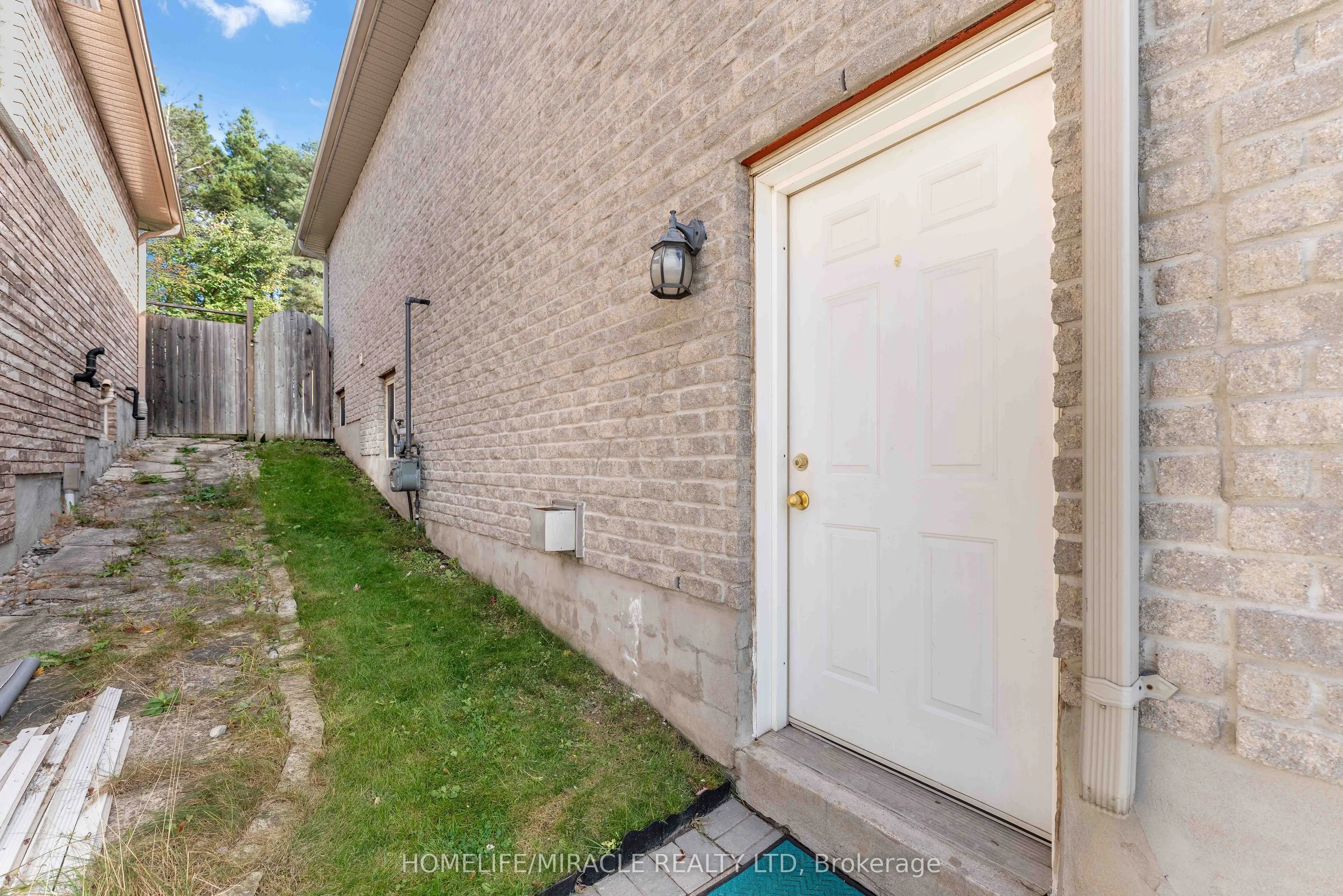 30 Dove Crescent