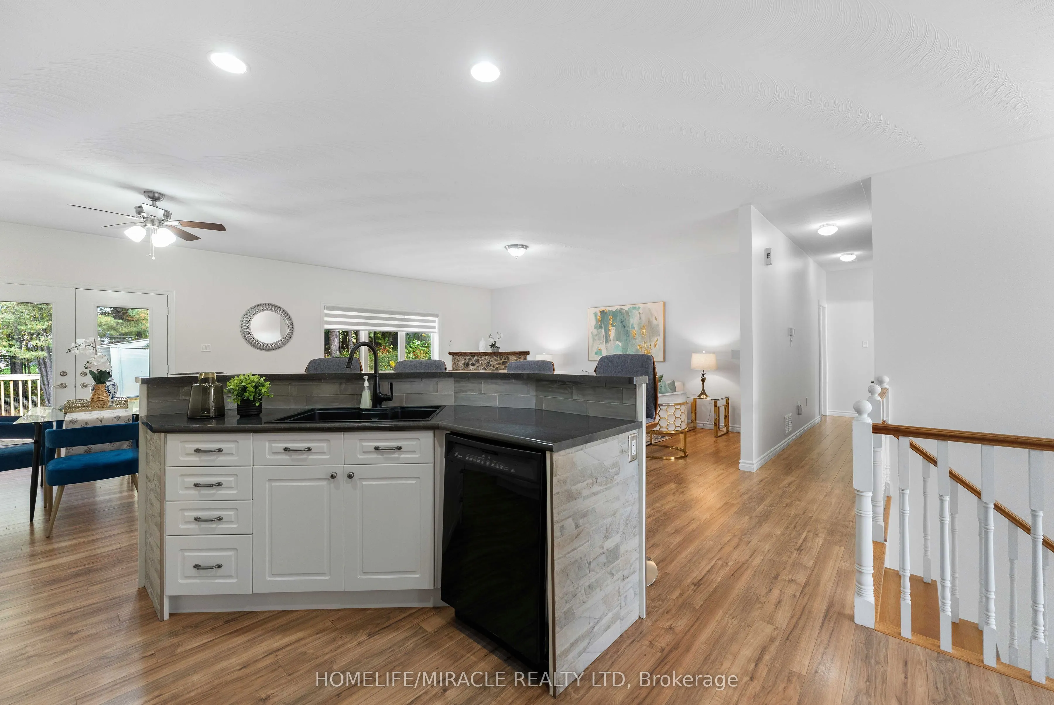 30 Dove Crescent