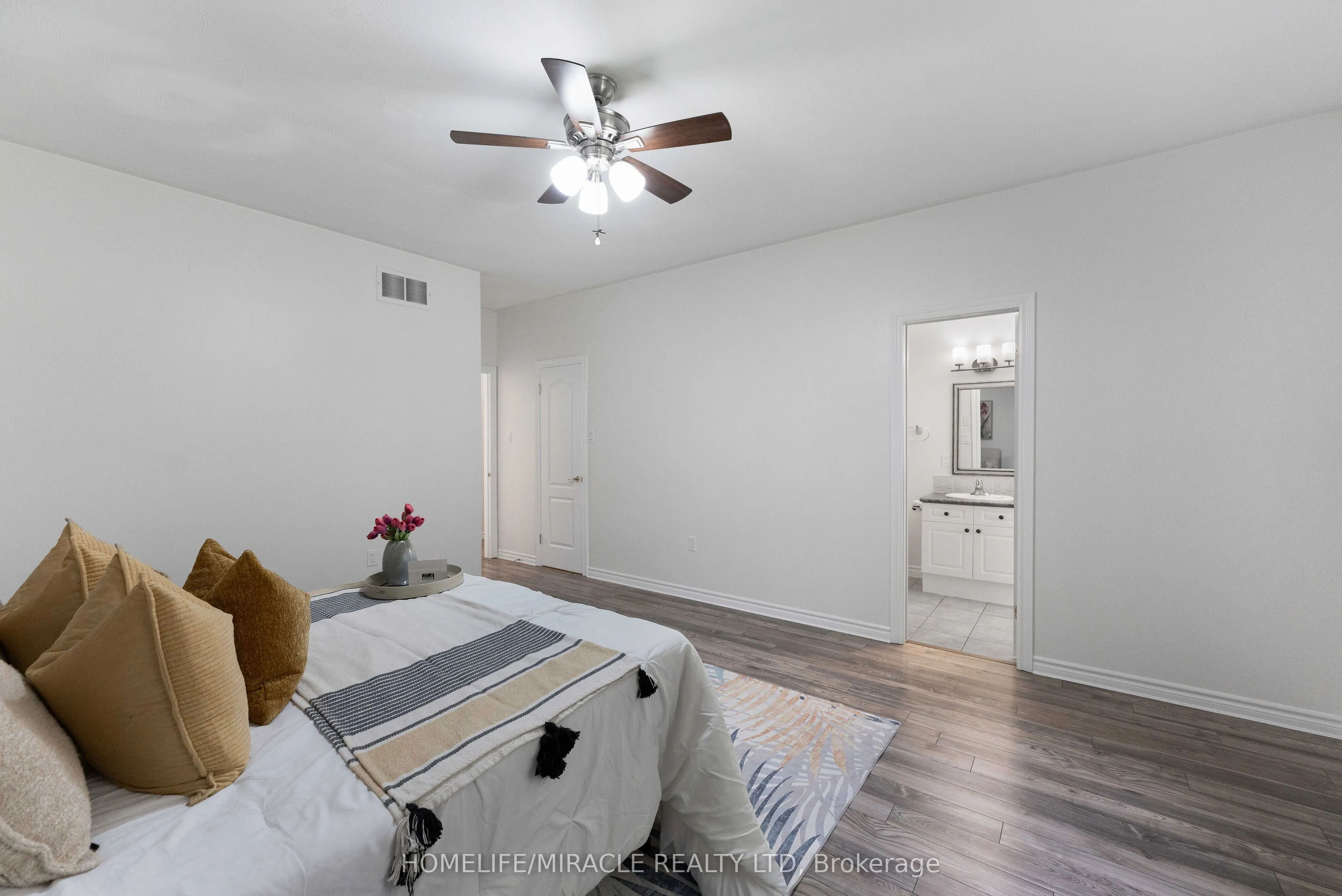 30 Dove Crescent