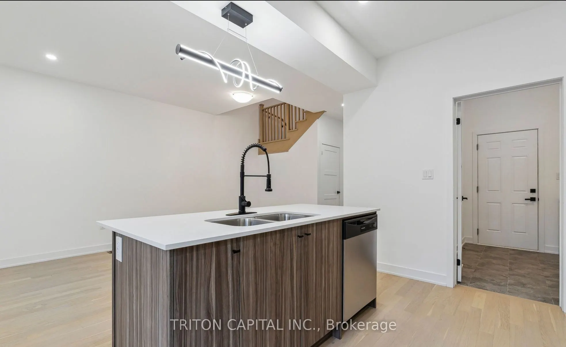 75 Wheatfield Road #Upper