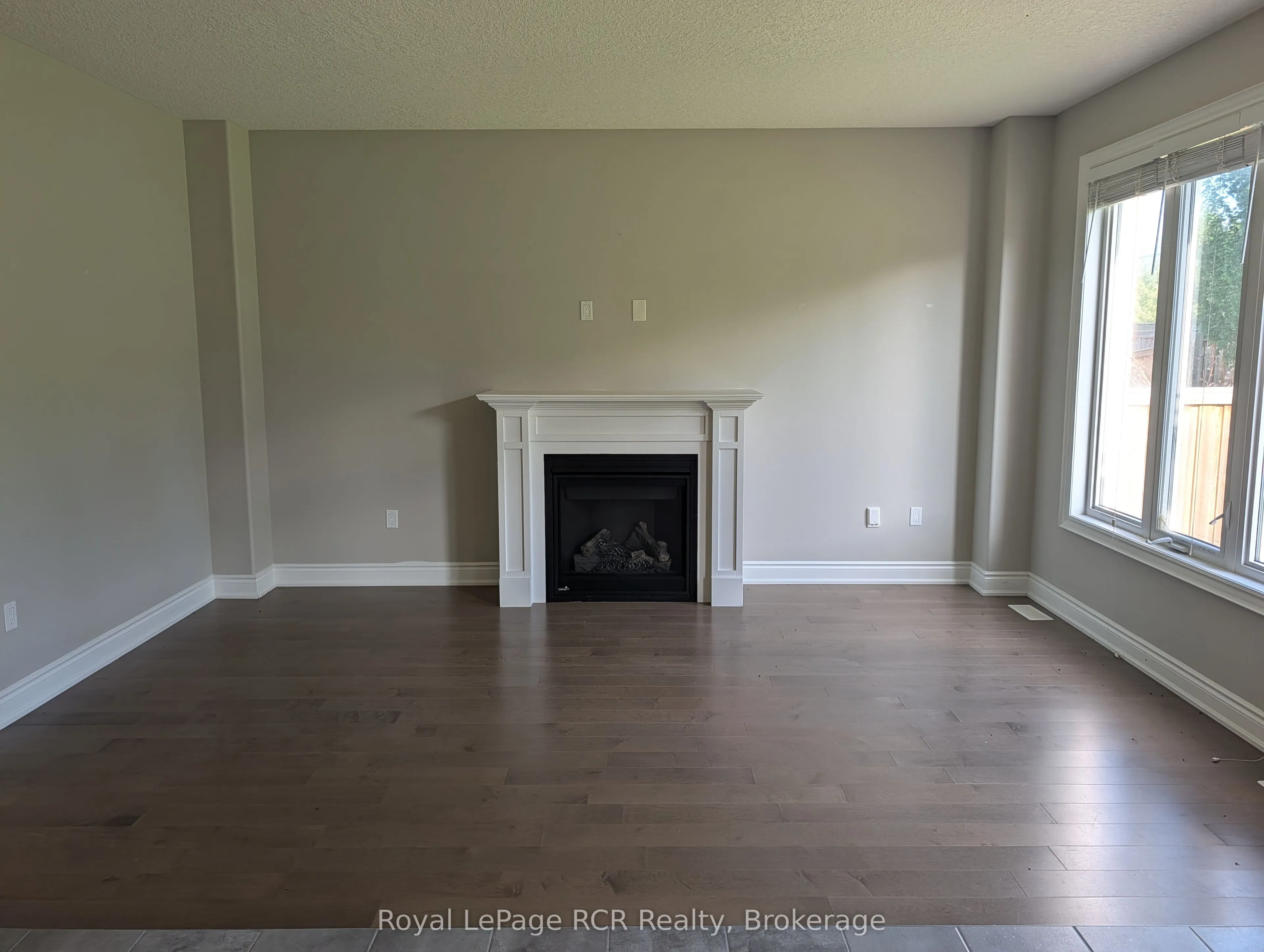89 Lockerbie Crescent