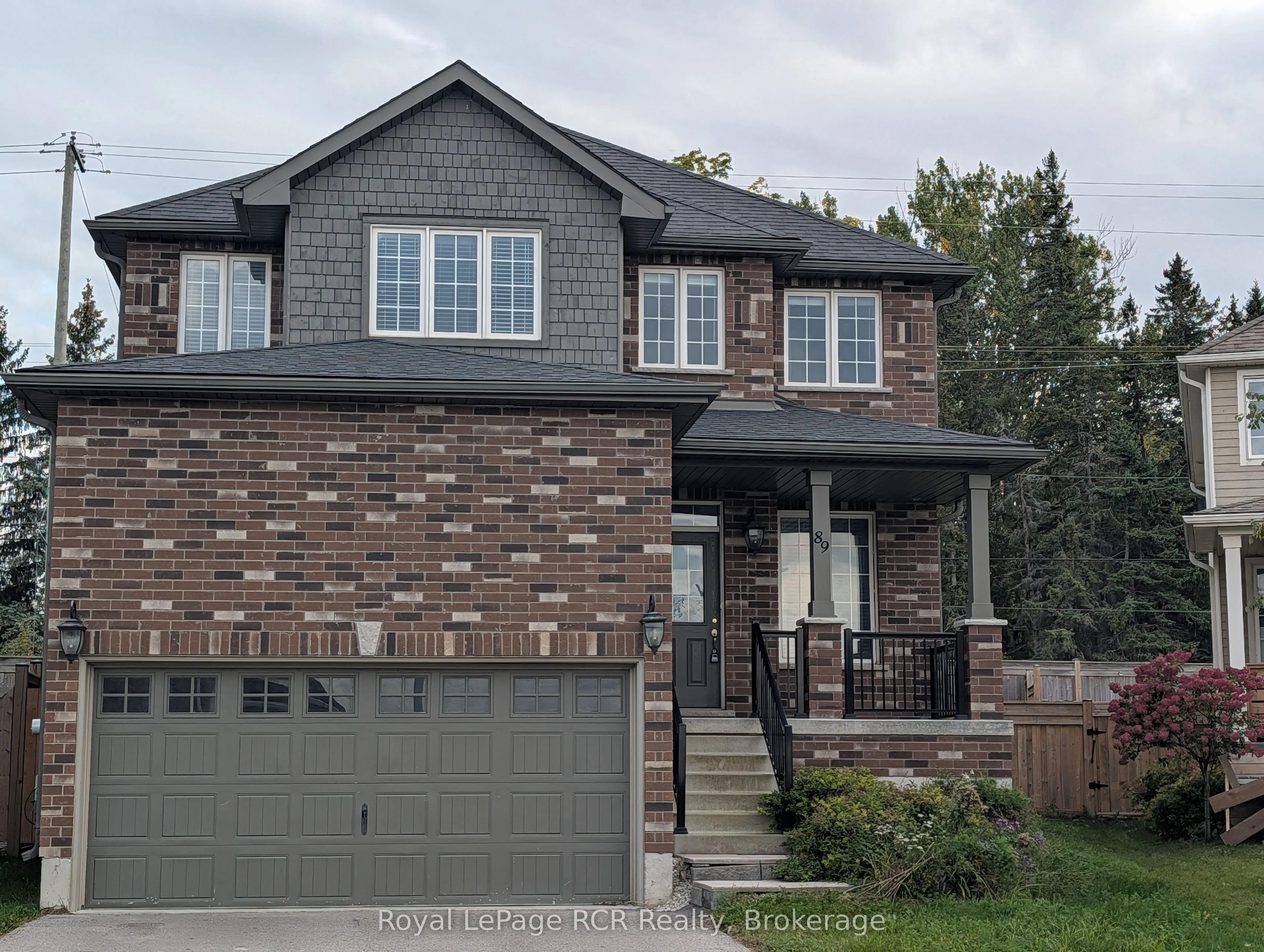 89 Lockerbie Crescent