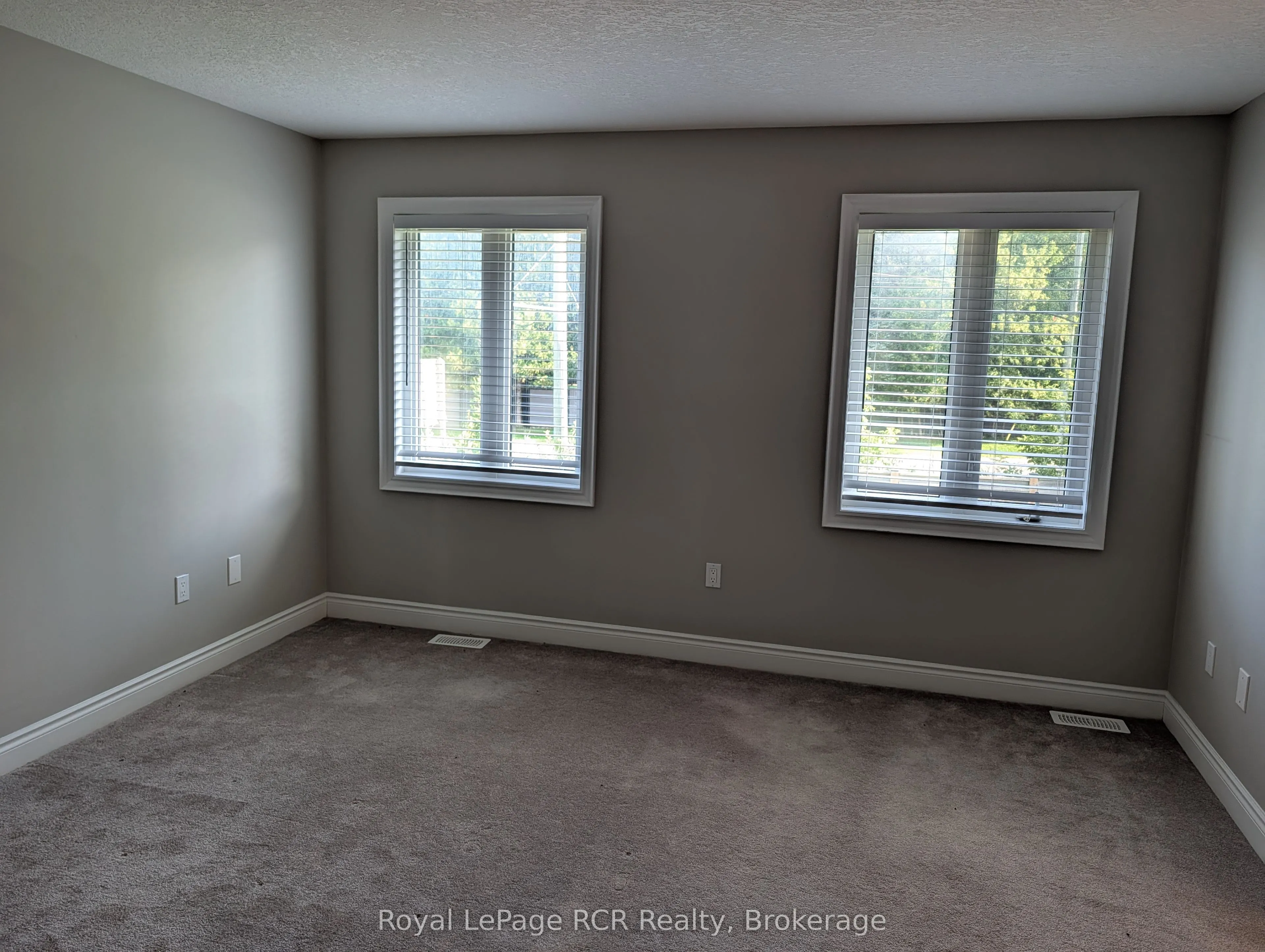 89 Lockerbie Crescent