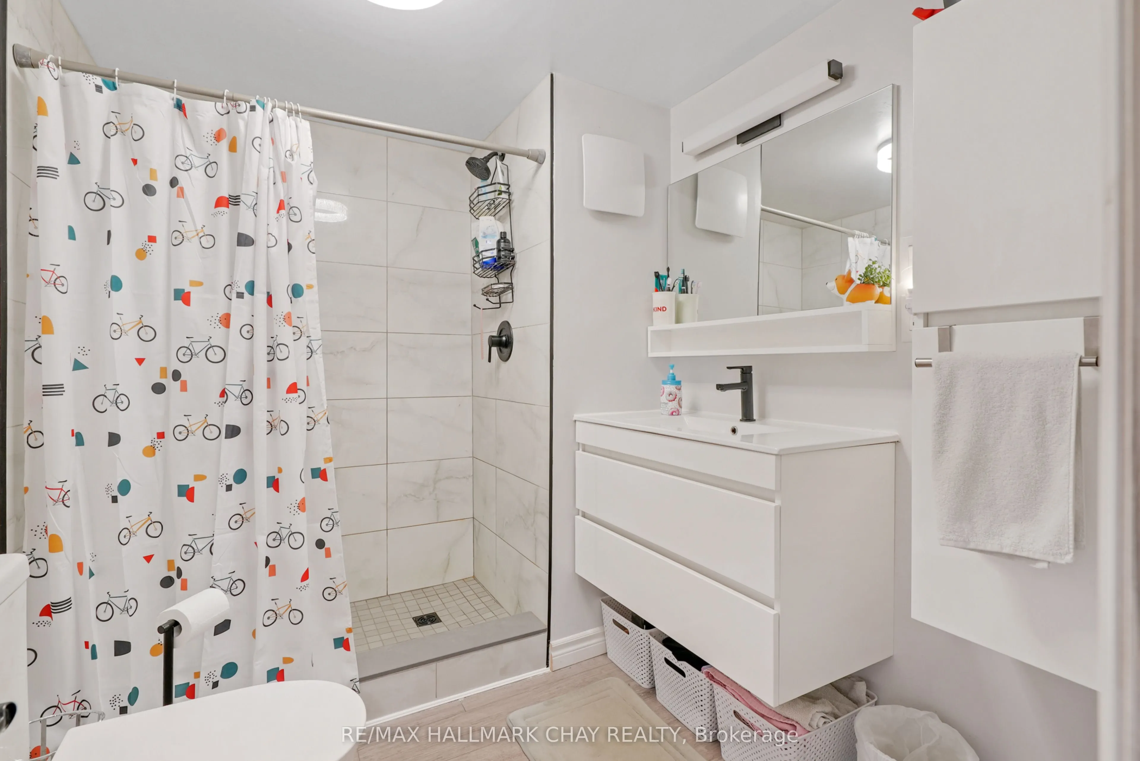 11 Daphne Crescent #LOWER
