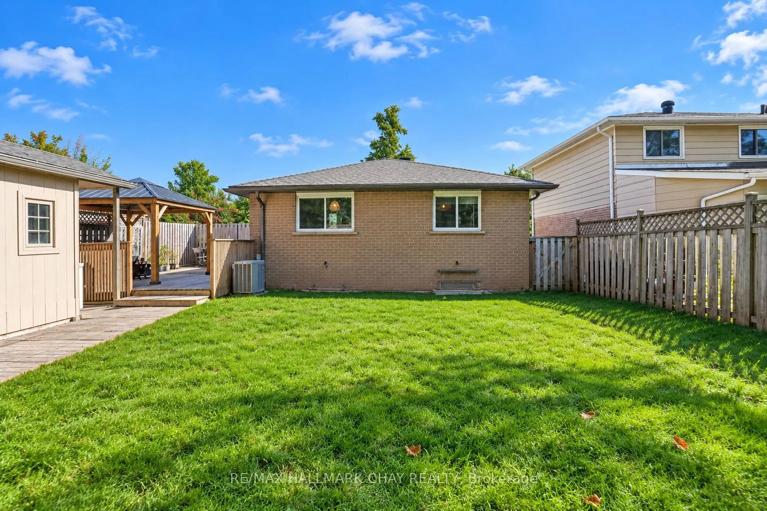 11 Daphne Crescent #UPPER